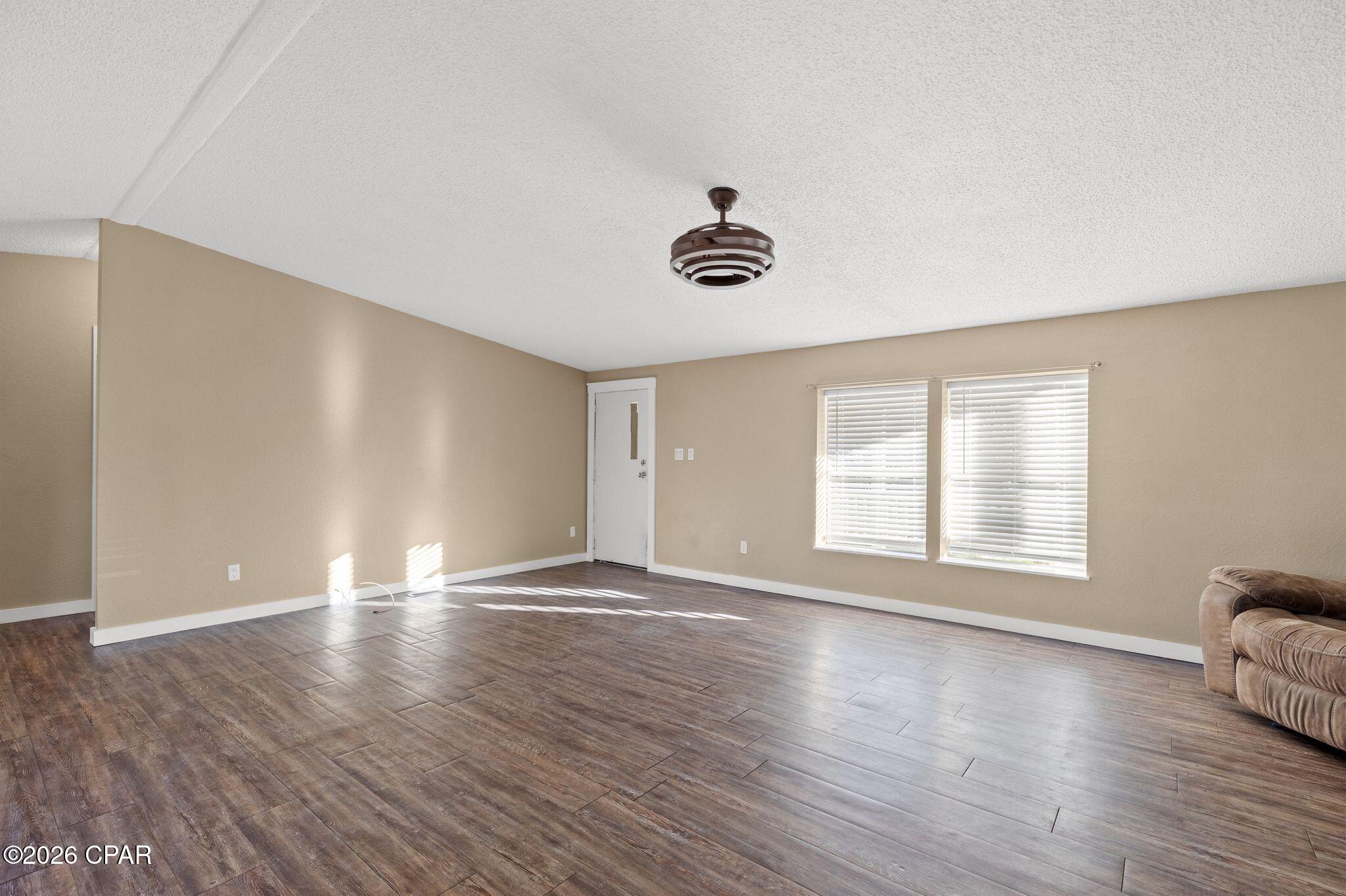 Lagoon Oaks - Residential