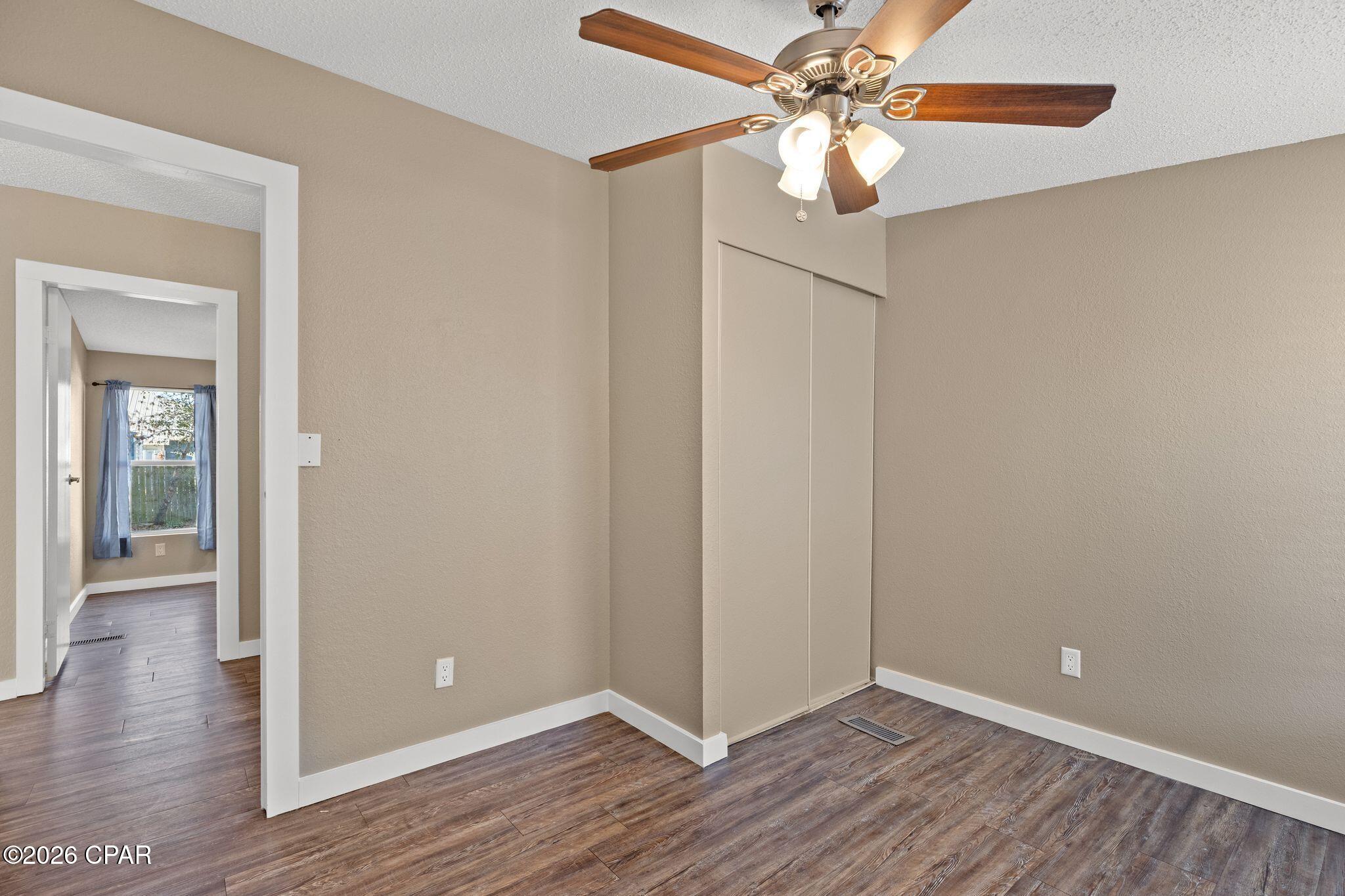 Lagoon Oaks - Residential