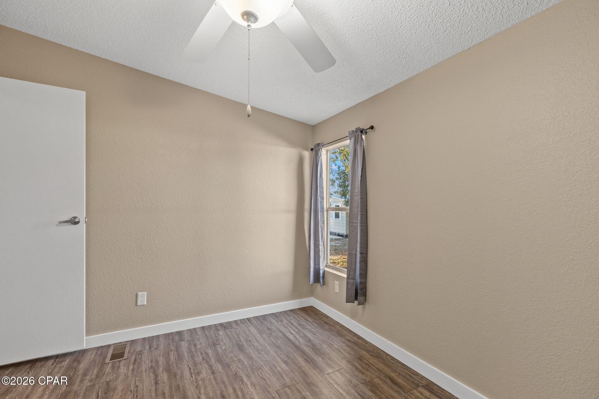 Lagoon Oaks - Residential