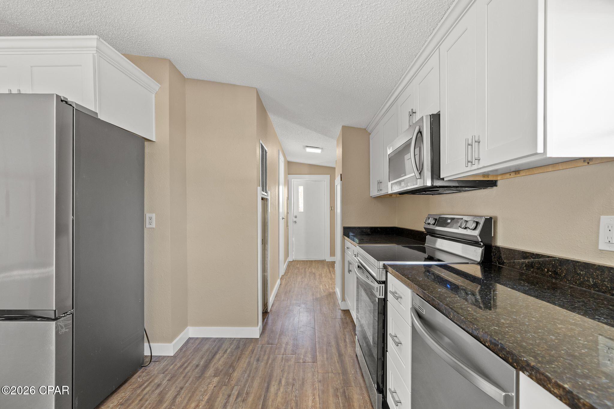 Lagoon Oaks - Residential