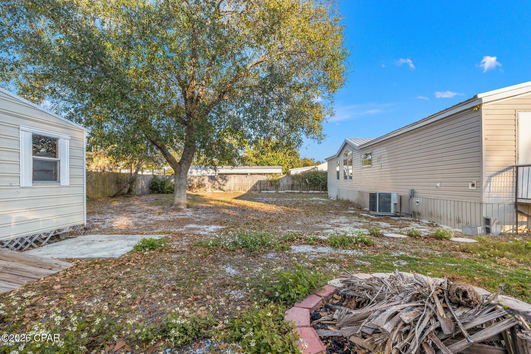 Lagoon Oaks - Residential