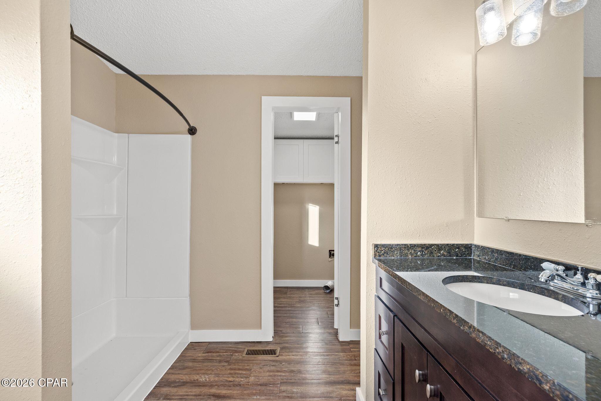 Lagoon Oaks - Residential