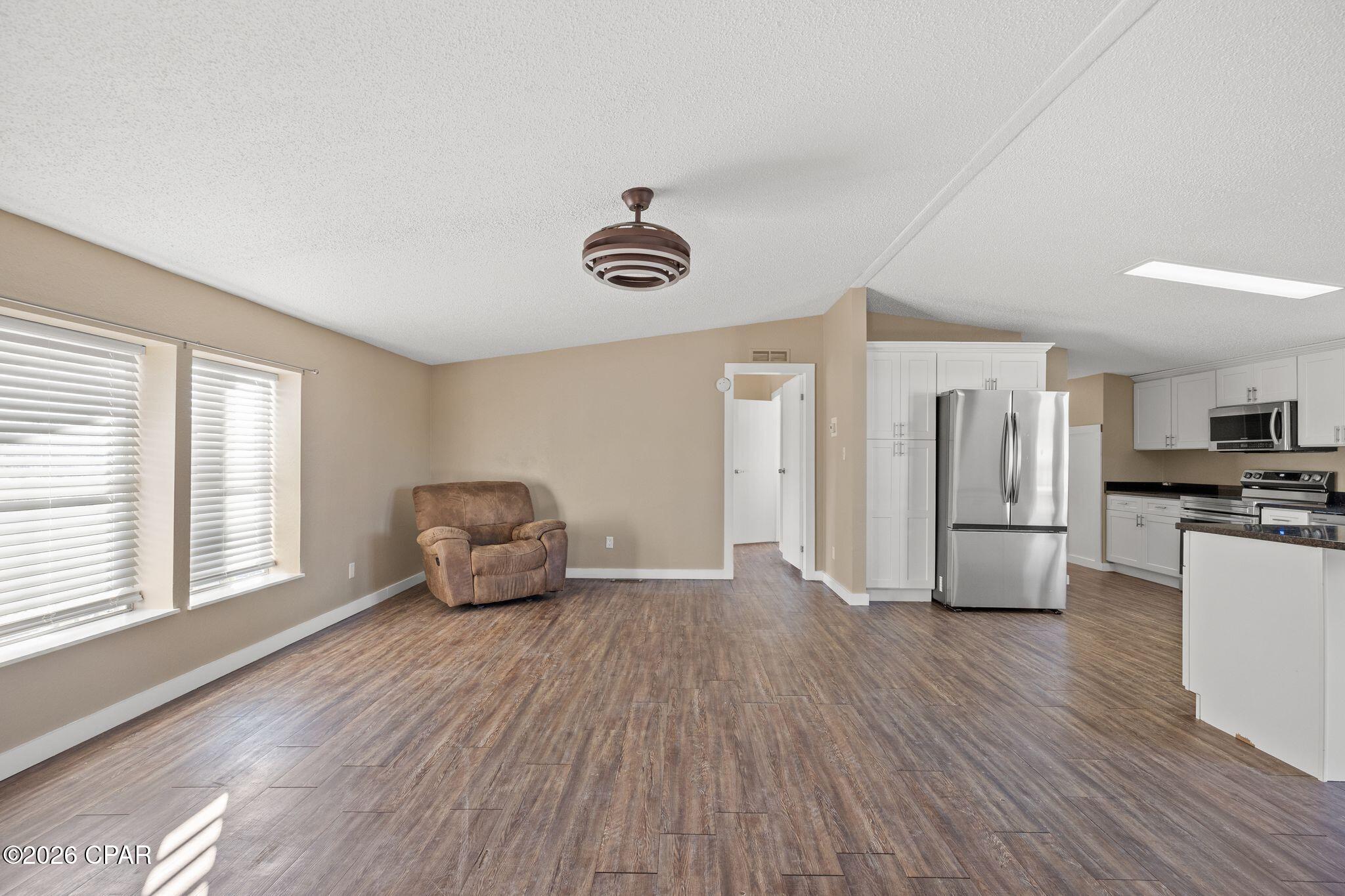 Lagoon Oaks - Residential