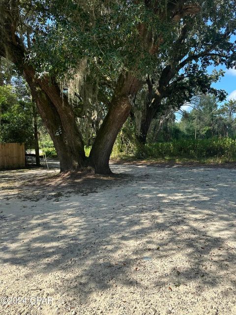 A home in Marianna