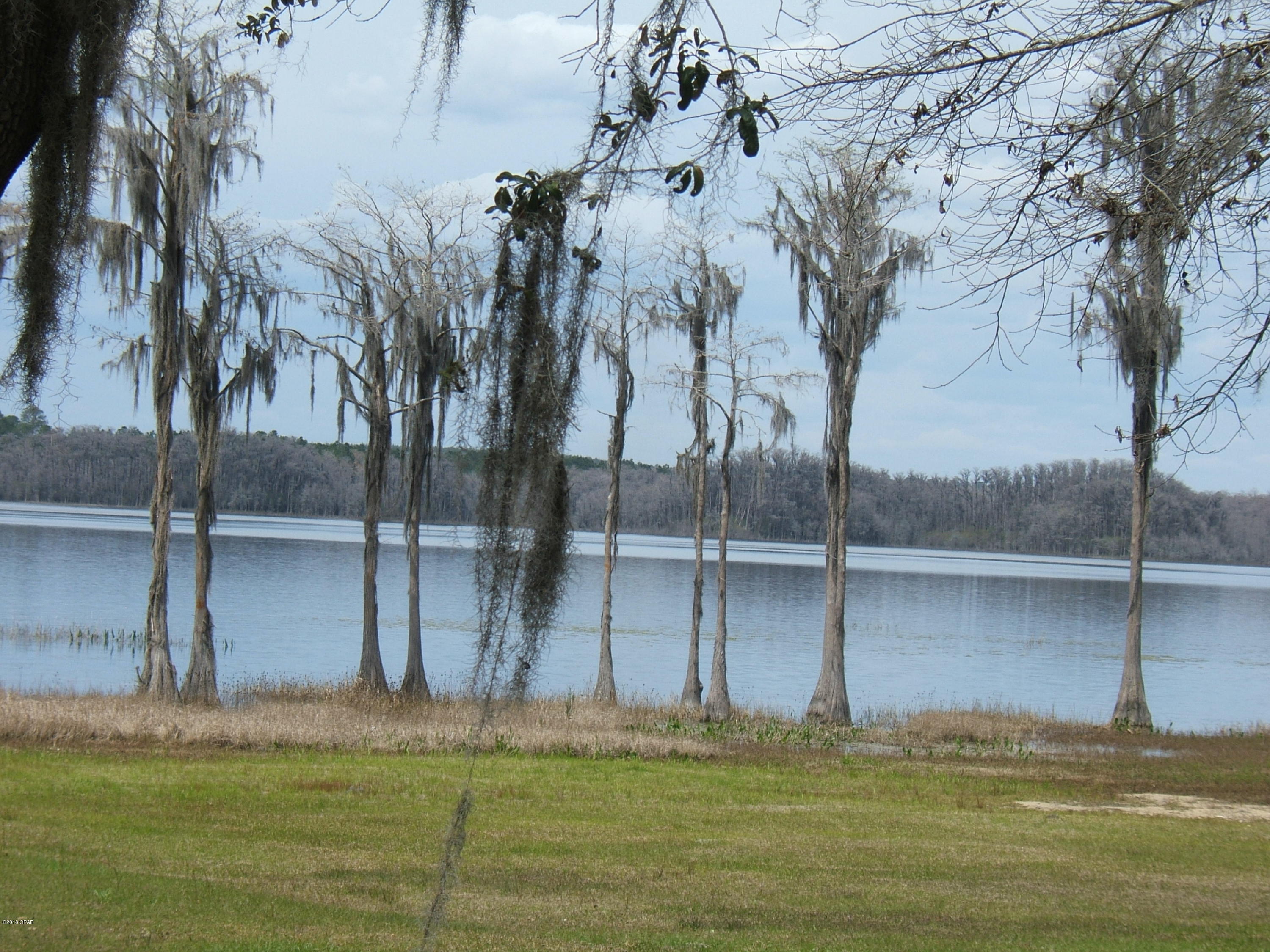 Lucas Lake Retreat - Residential