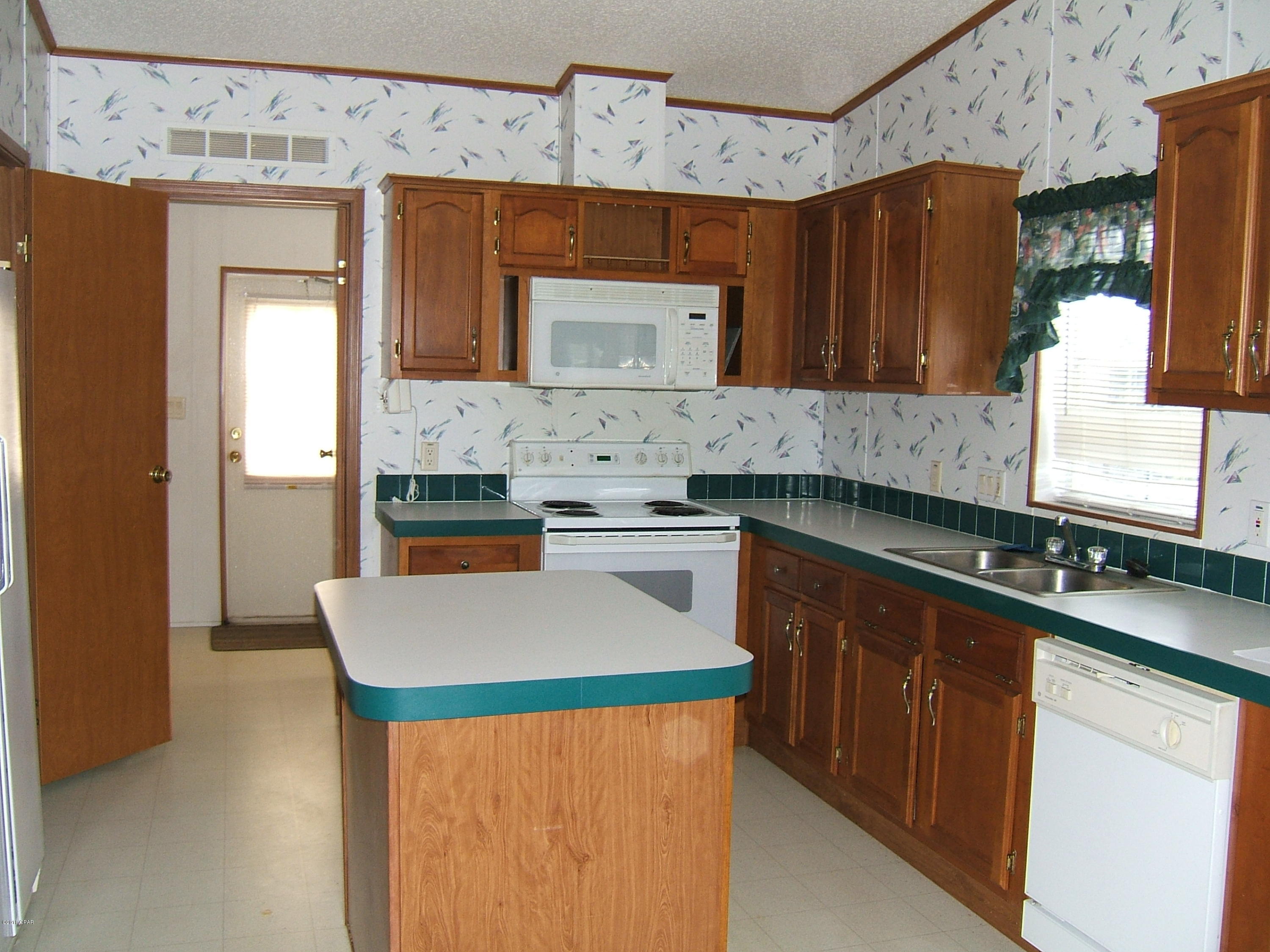 Lucas Lake Retreat - Residential