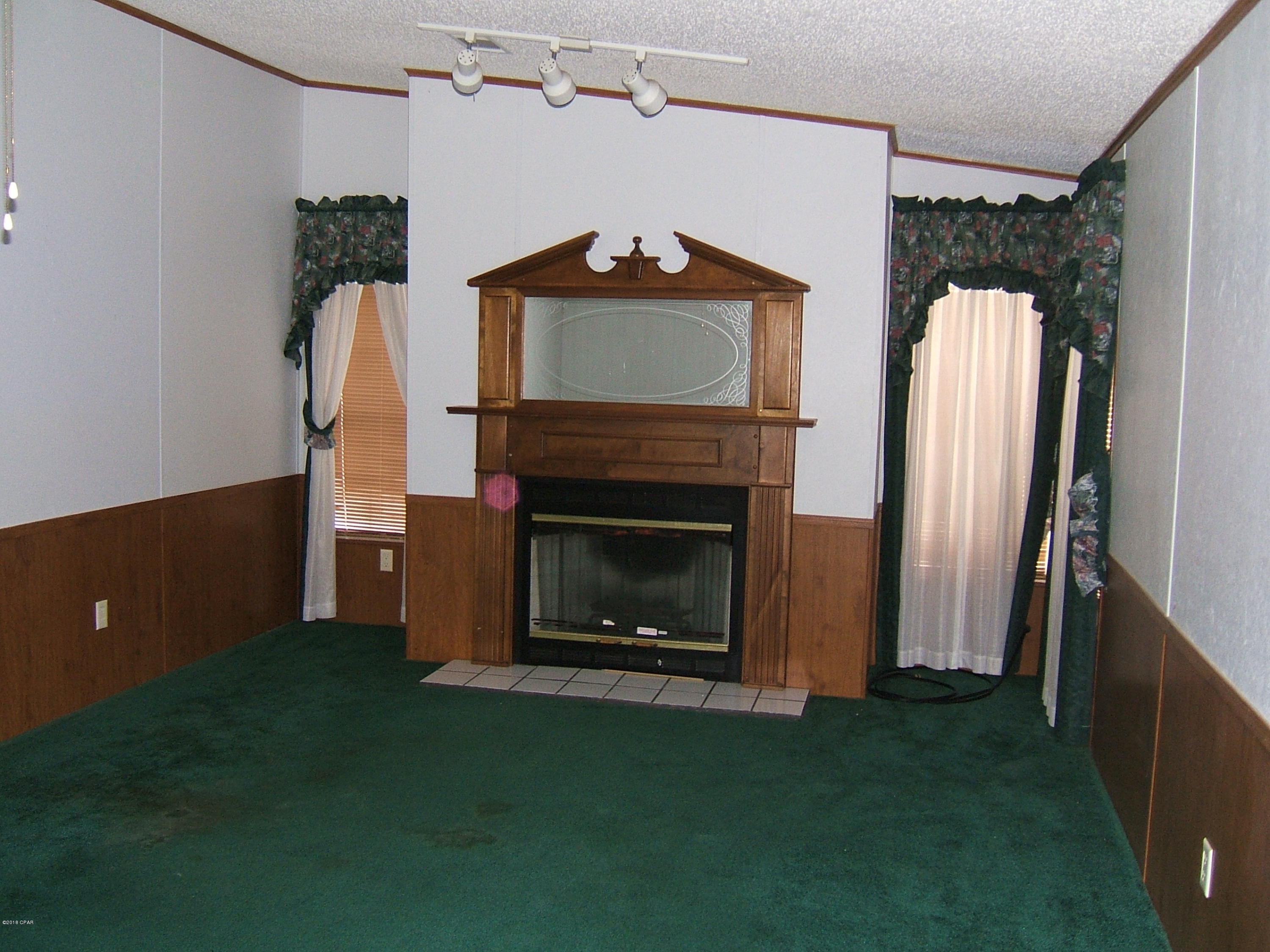 Lucas Lake Retreat - Residential