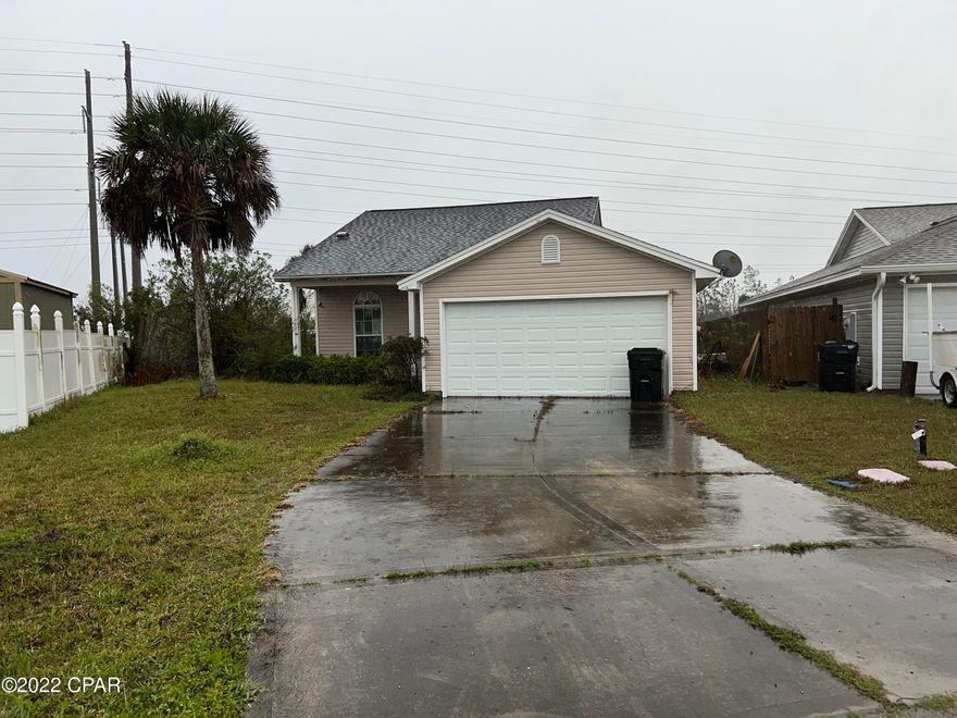 Property to be sold AS IS. Buyer to verify all pertinent information such as lot dimensions and square footage