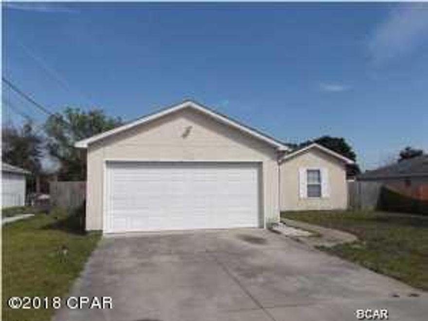 Well maintained home in great area with split bedroom plan.  Has ceramic tile and carpet, eat-in kitchen, 2-car garage, fenced back yard, sprinkler system, and separate laundry. located moments from the beach, schools, & shopping.  House is Tenant occupied.  Notice will be needed.