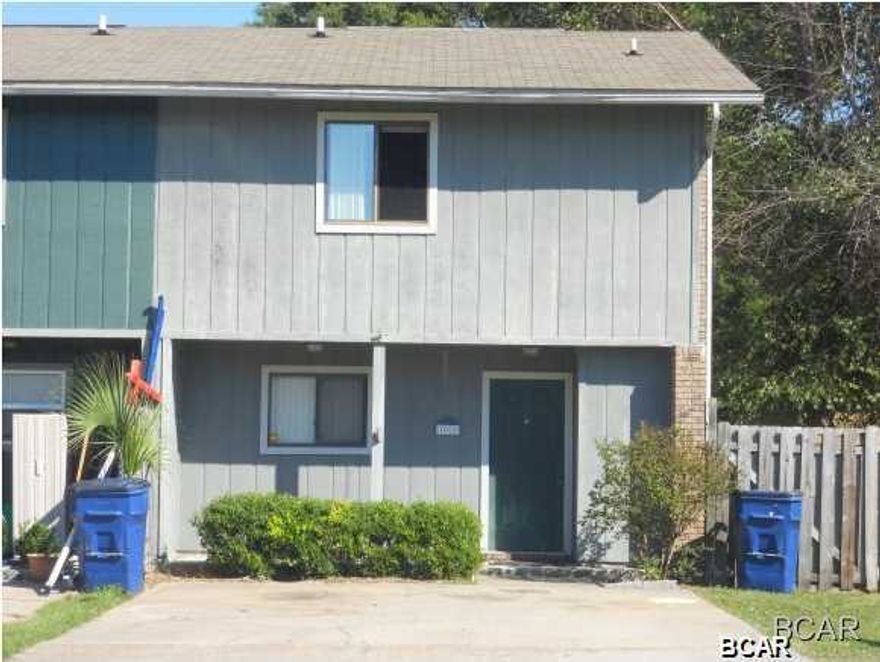 Good-sized end unit centrally located in St. Andrews near North Bay Haven Charter Academy. This townhouse has 3 bedrooms and 2.5 baths on two floors. First floor is completely tiled with large living area. Sliding glass door opens to fenced in back yard. Washer/Dryer hookups. Dogs are allowed; breed restrictions apply.