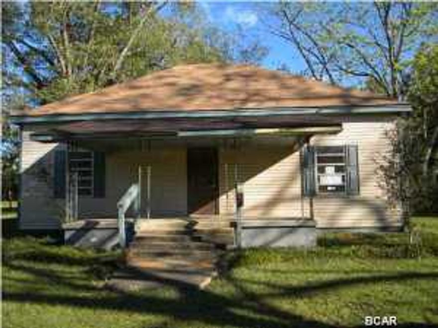 Seller says sell. Bring all offers. Older established home on the outskirts of Chipley just off of paved road, with some updates done over the years, but still has that southern charm with hardwood floors, covered front porch and large bedrooms on 1 acre with beautiful large trees and room for a garden. Use your imagination to bring this stately home back to it's original charm.