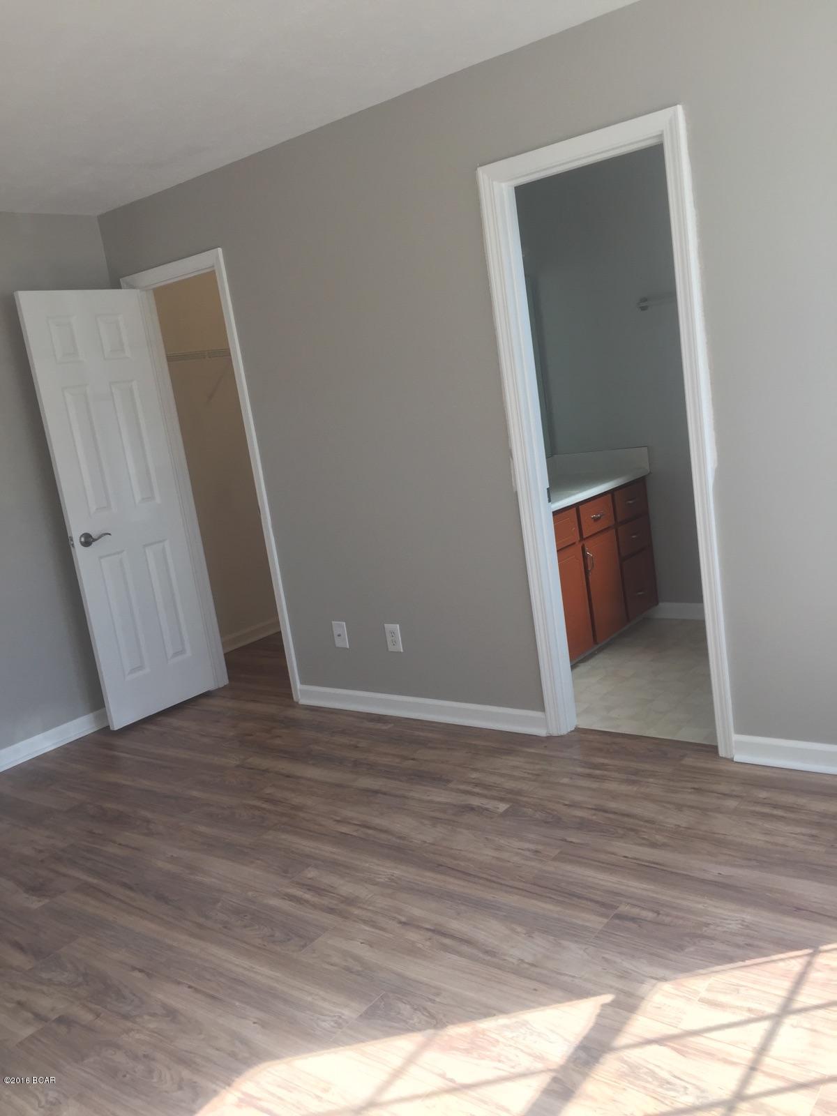 Sweetwater Village N Ph I - Residential