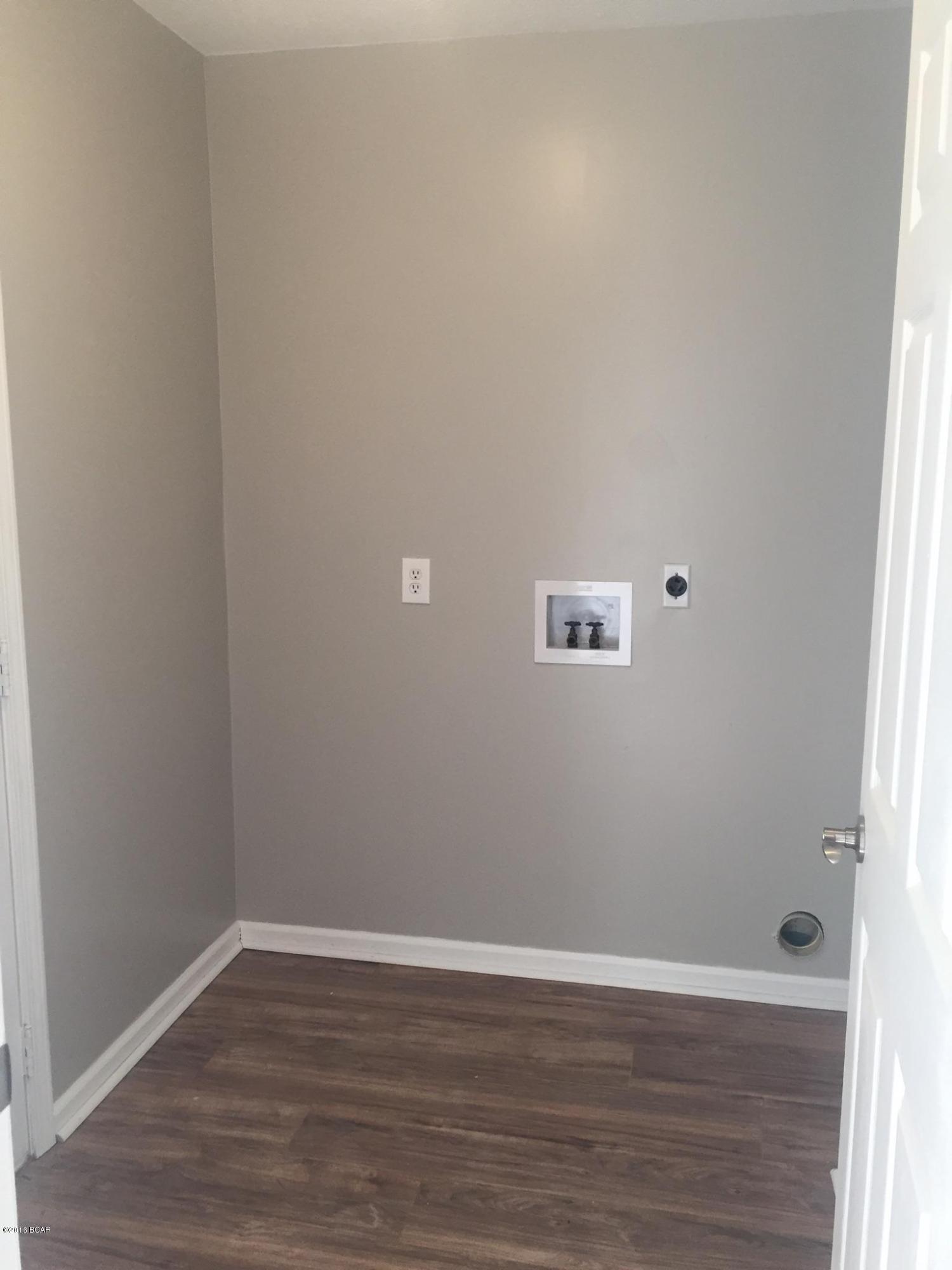 Sweetwater Village N Ph I - Residential