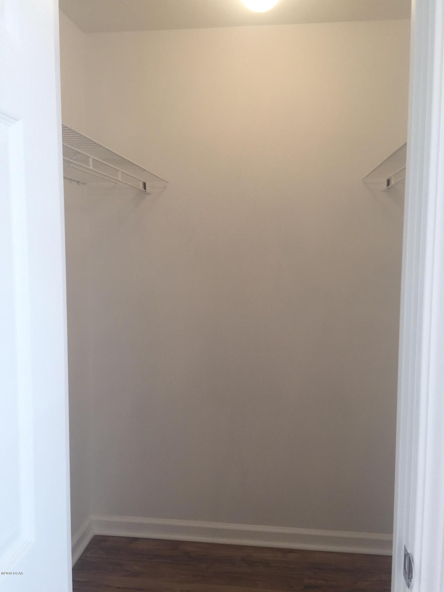 Sweetwater Village N Ph I - Residential