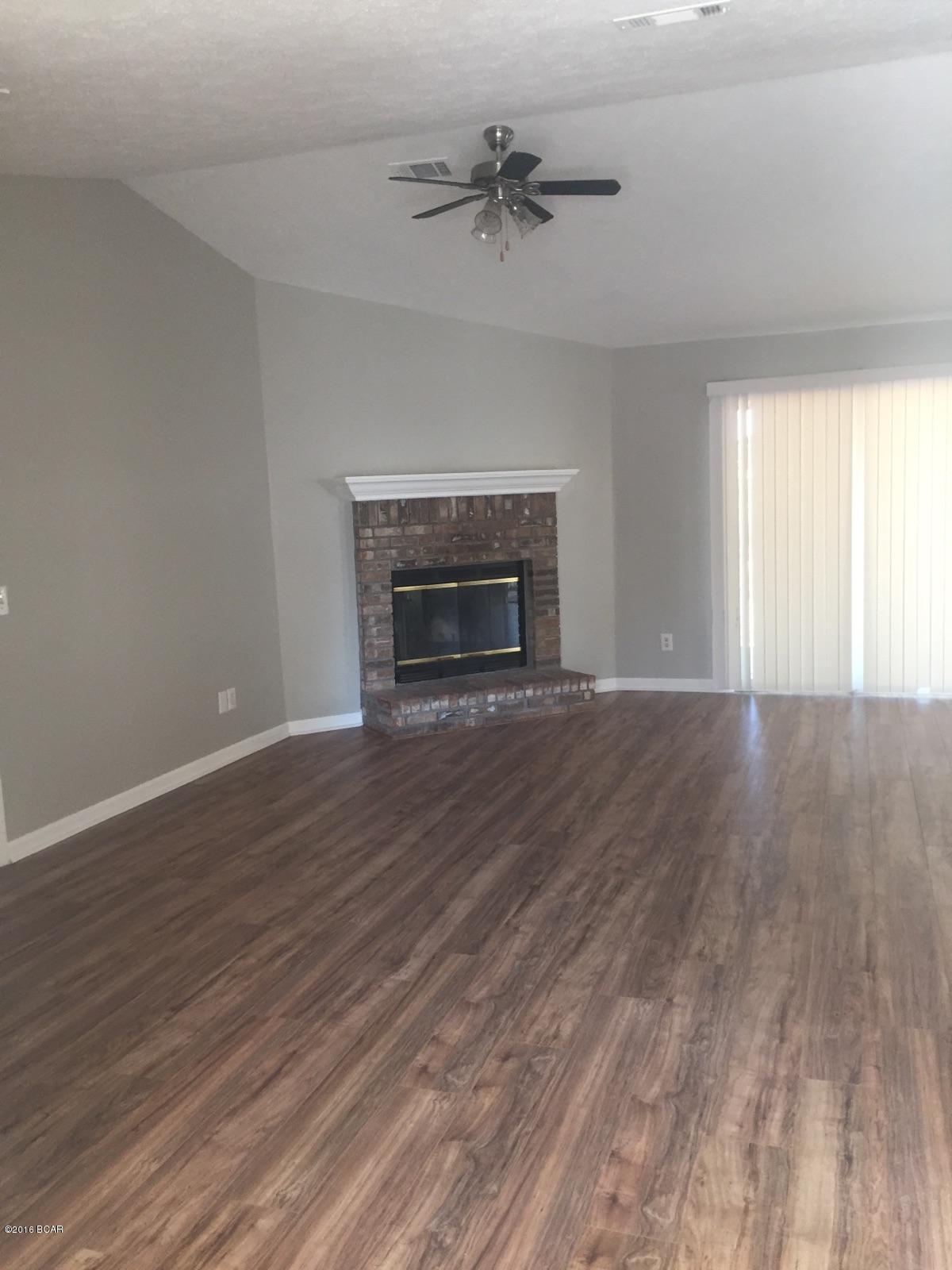 Sweetwater Village N Ph I - Residential