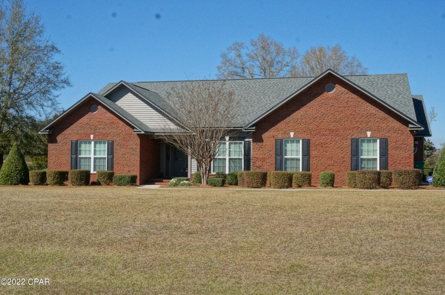 CURRENTLY UNDER CONTRACT, SELLER ACCEPTING BACKUP OFFERS'

 Pristine home with gorgeous pool on the golf course.  Spacious floor plan with a dreamy Master Suite.  Master bath features two walk in closets, separate vanities, water closet and a jetted soaking tub.