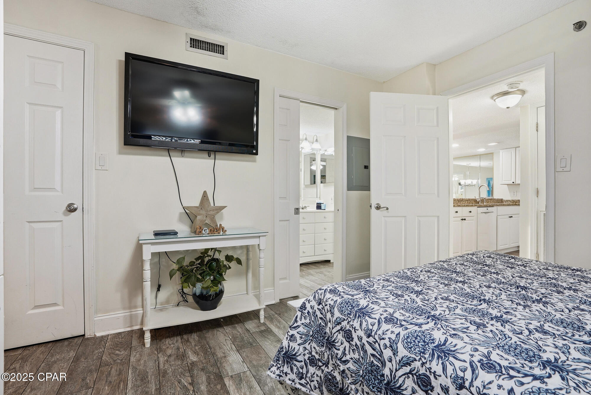 The Commodore - Residential