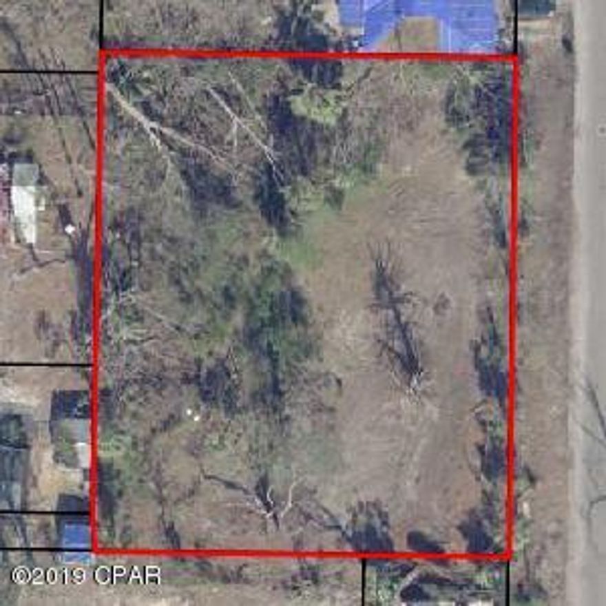 3 Residential lots, partially cleared, city water and sewage