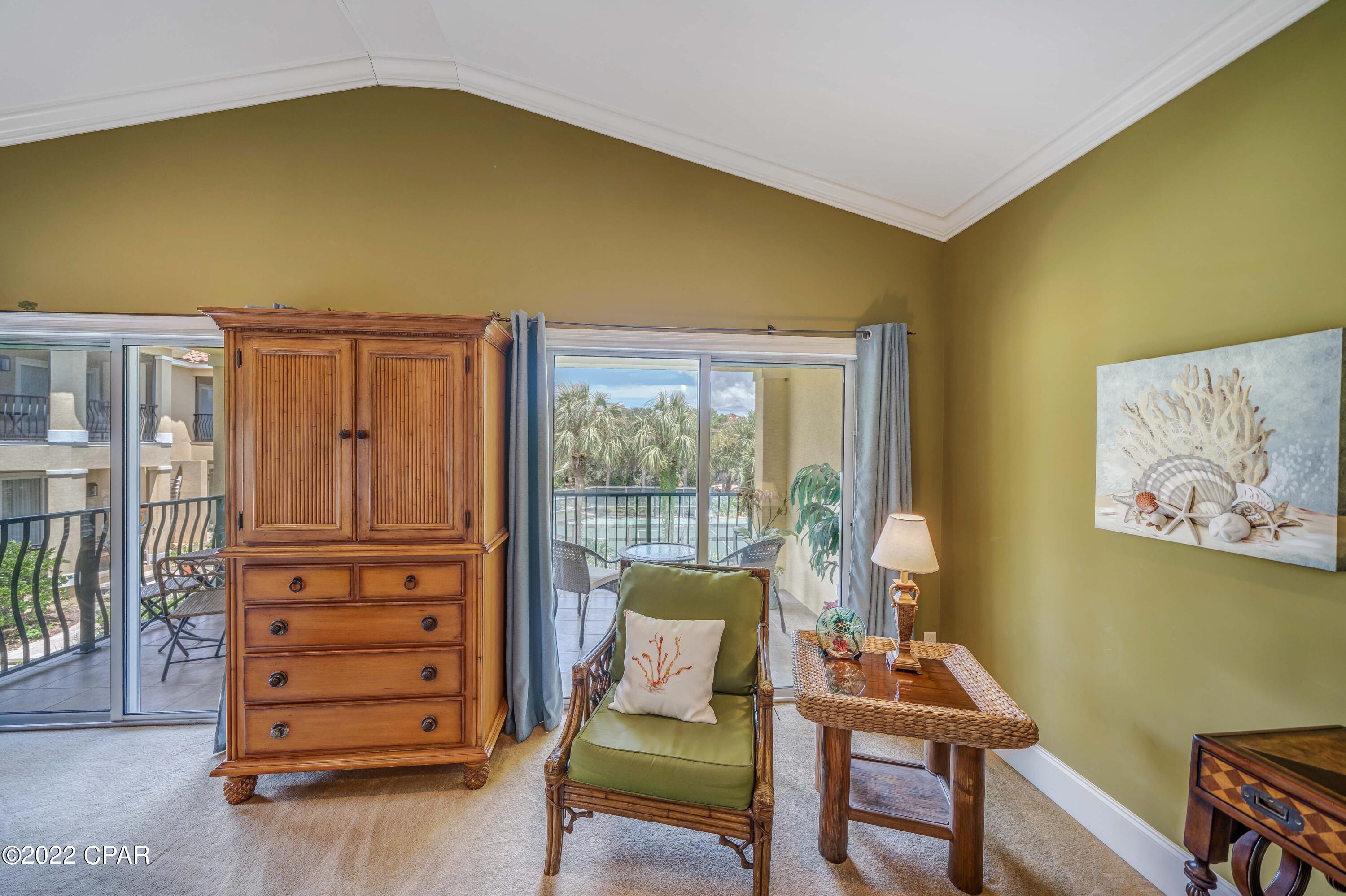 La Valencia Beach Resort - Residential