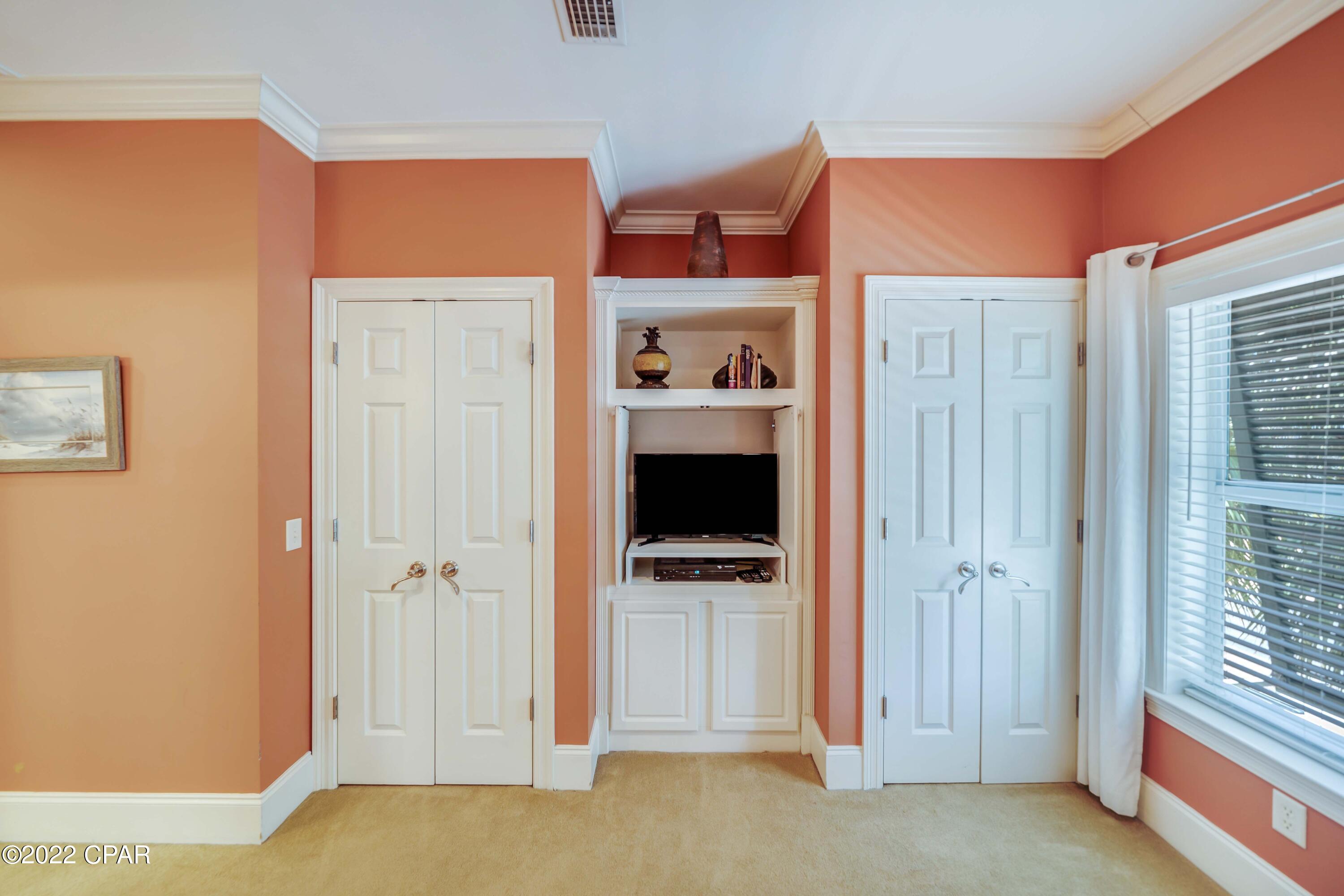 La Valencia Beach Resort - Residential