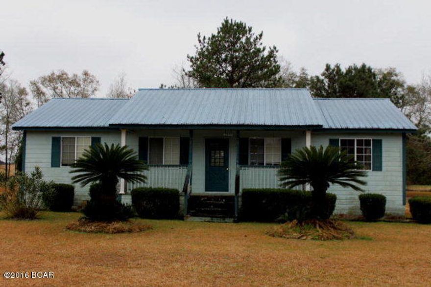 PRICE REDUCED!!!    Cute house in the country on 2 acres of land. The house features 3 bedrooms, 2 baths with a split bedroom design. There is a covered front porch and an open rear deck. Enjoy country living in this cute house that is just a short distance into Campbellton and a few miles east of Graceville.