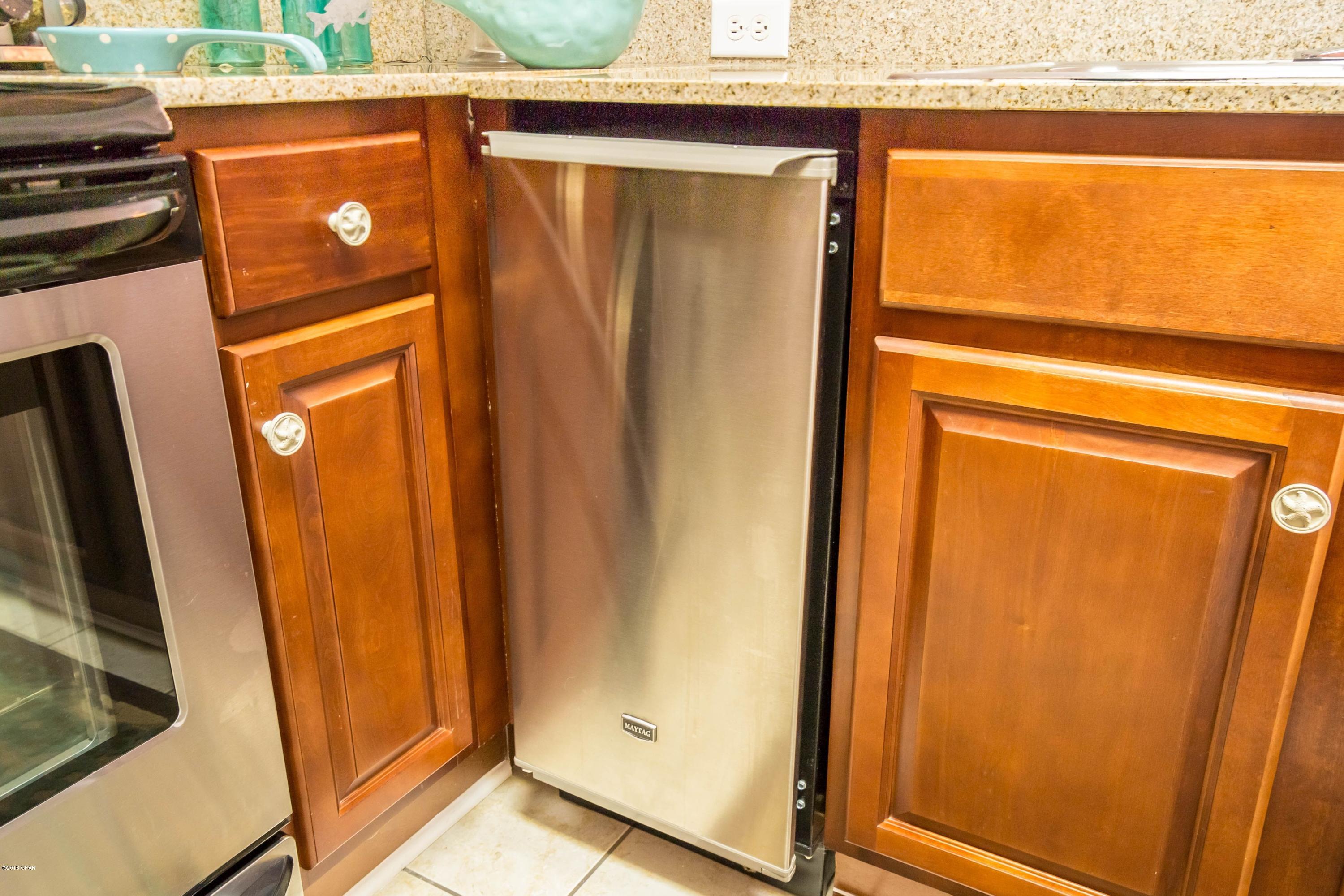 Tropic Winds - Residential