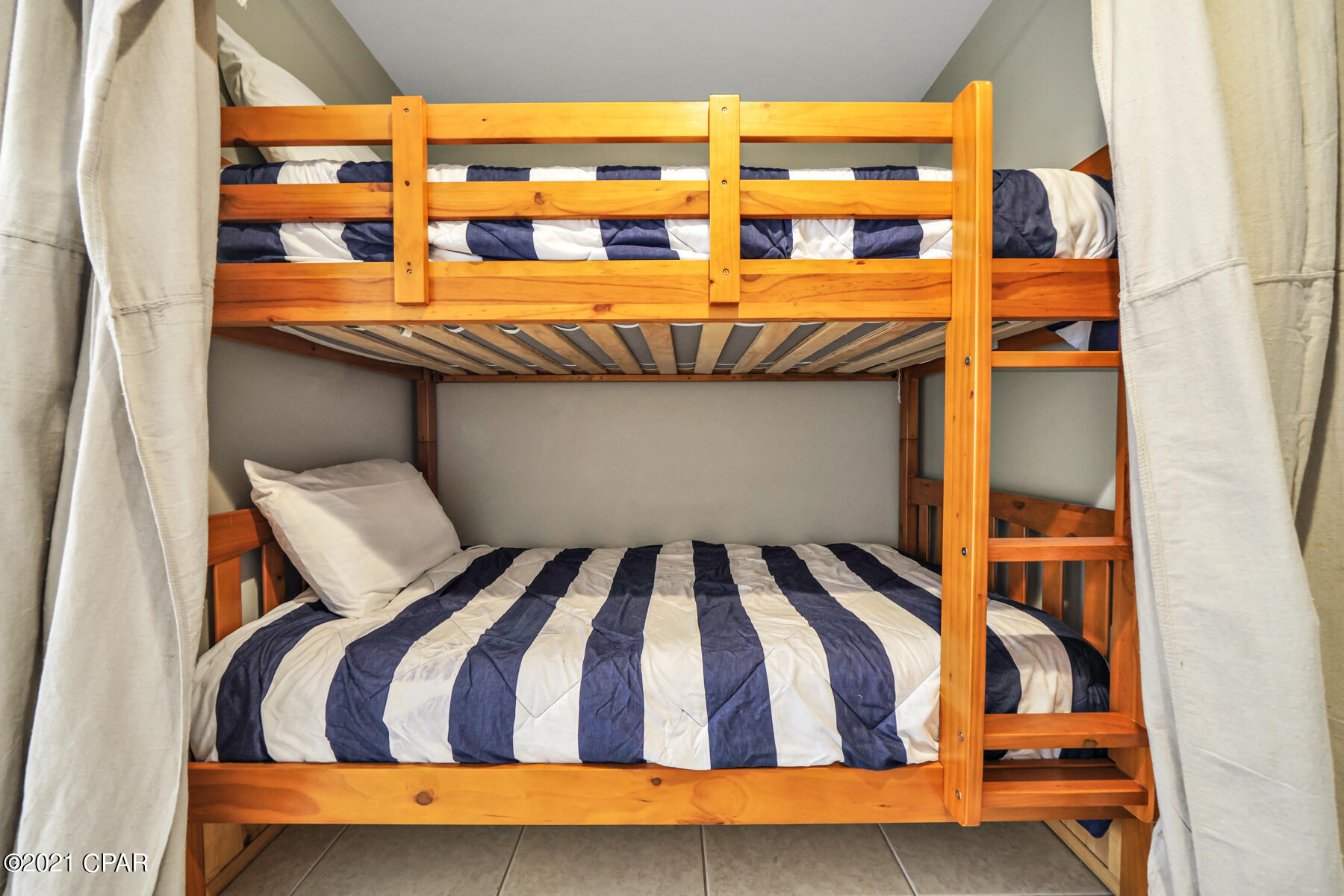 Splash Condo - Residential