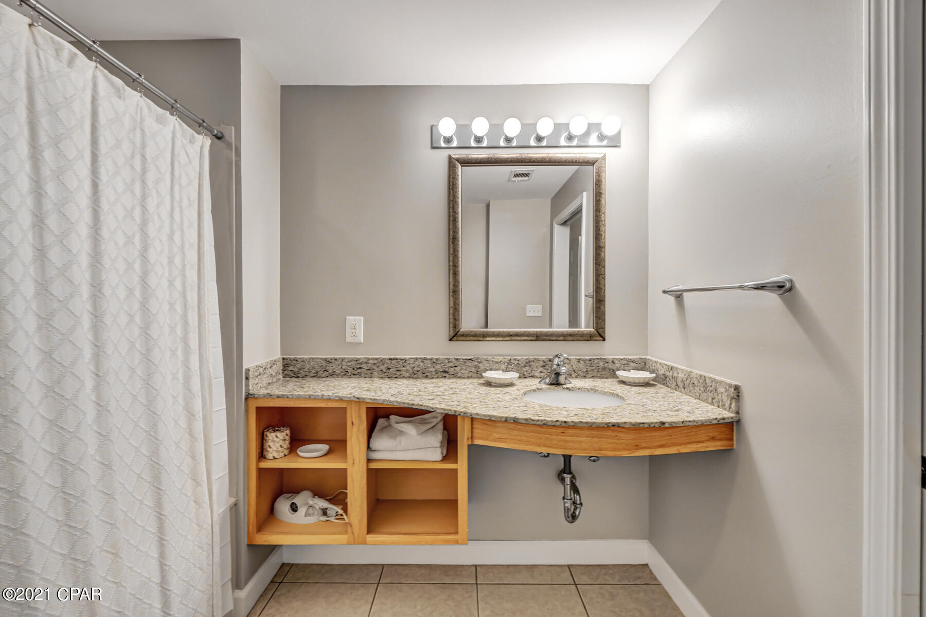 Splash Condo - Residential