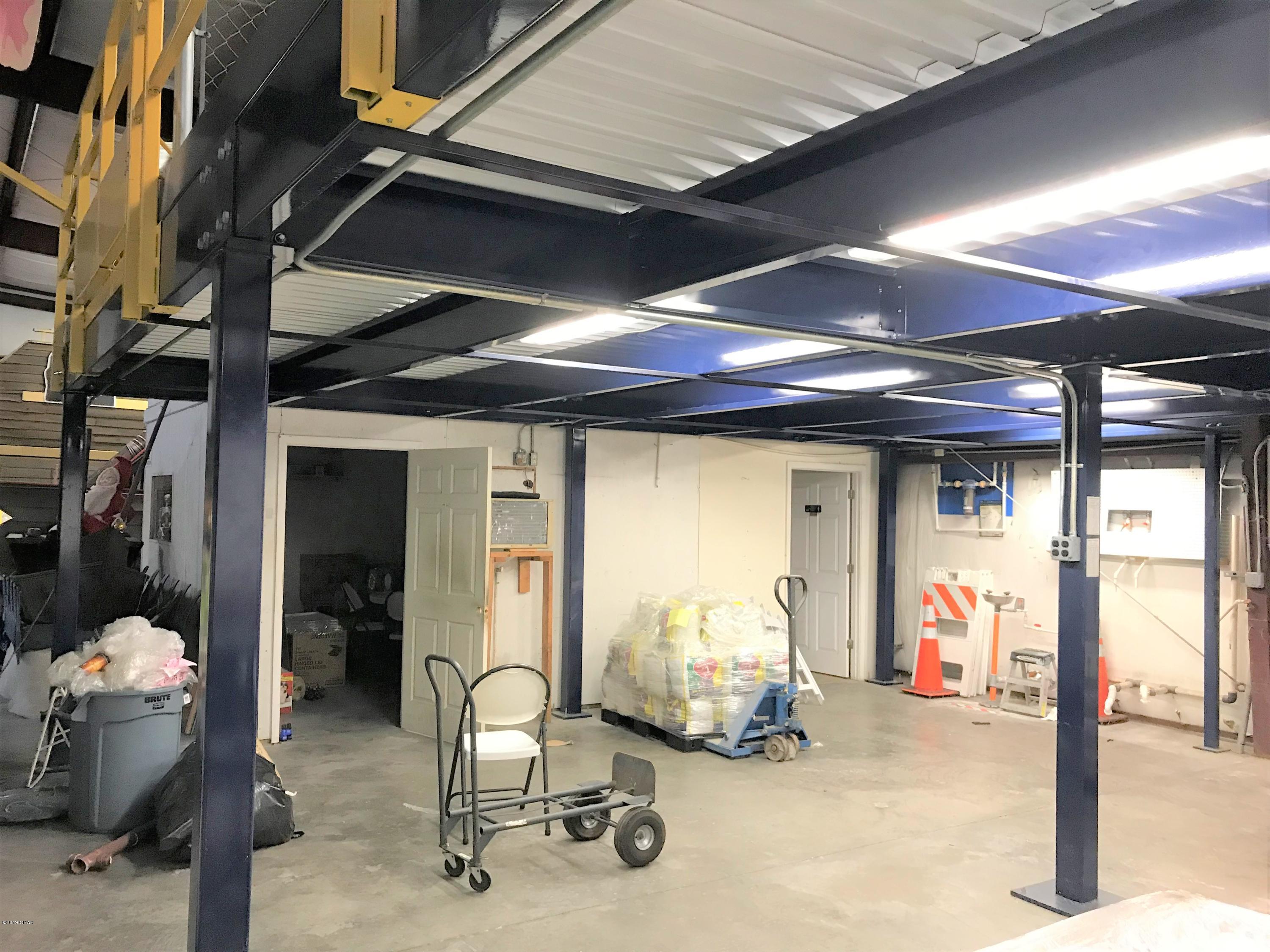 [No Recorded Subdiv] - Commercial Sale