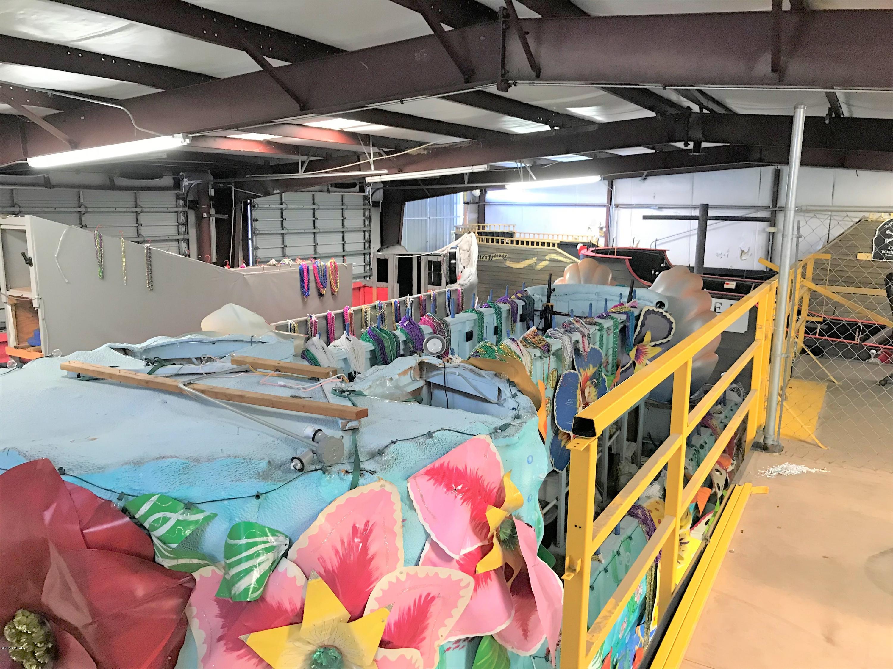 [No Recorded Subdiv] - Commercial Sale