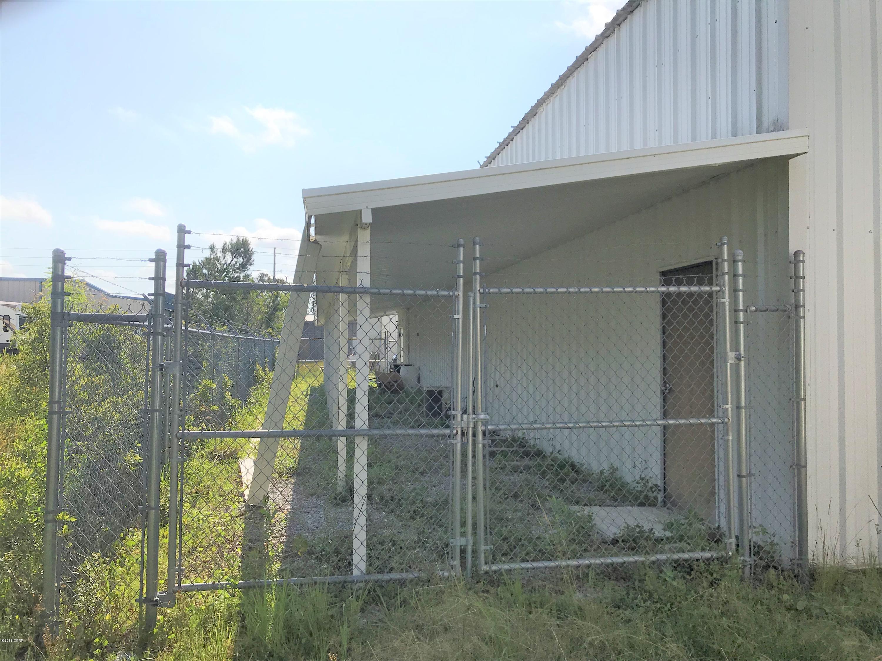 [No Recorded Subdiv] - Commercial Sale