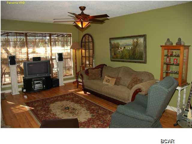 Tropical Bay - Residential Lease