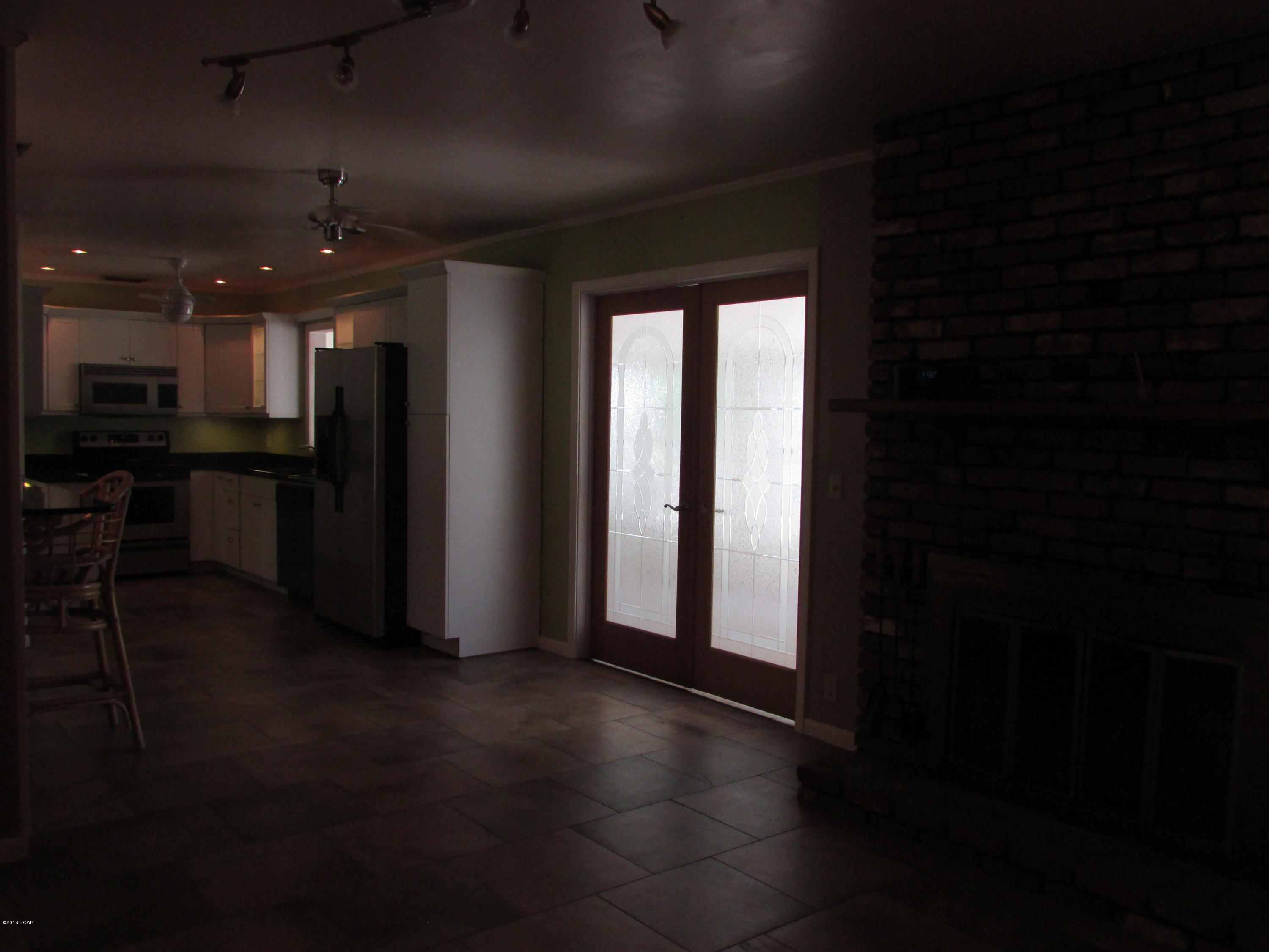 Woodlawn Unit 4 - Residential Lease