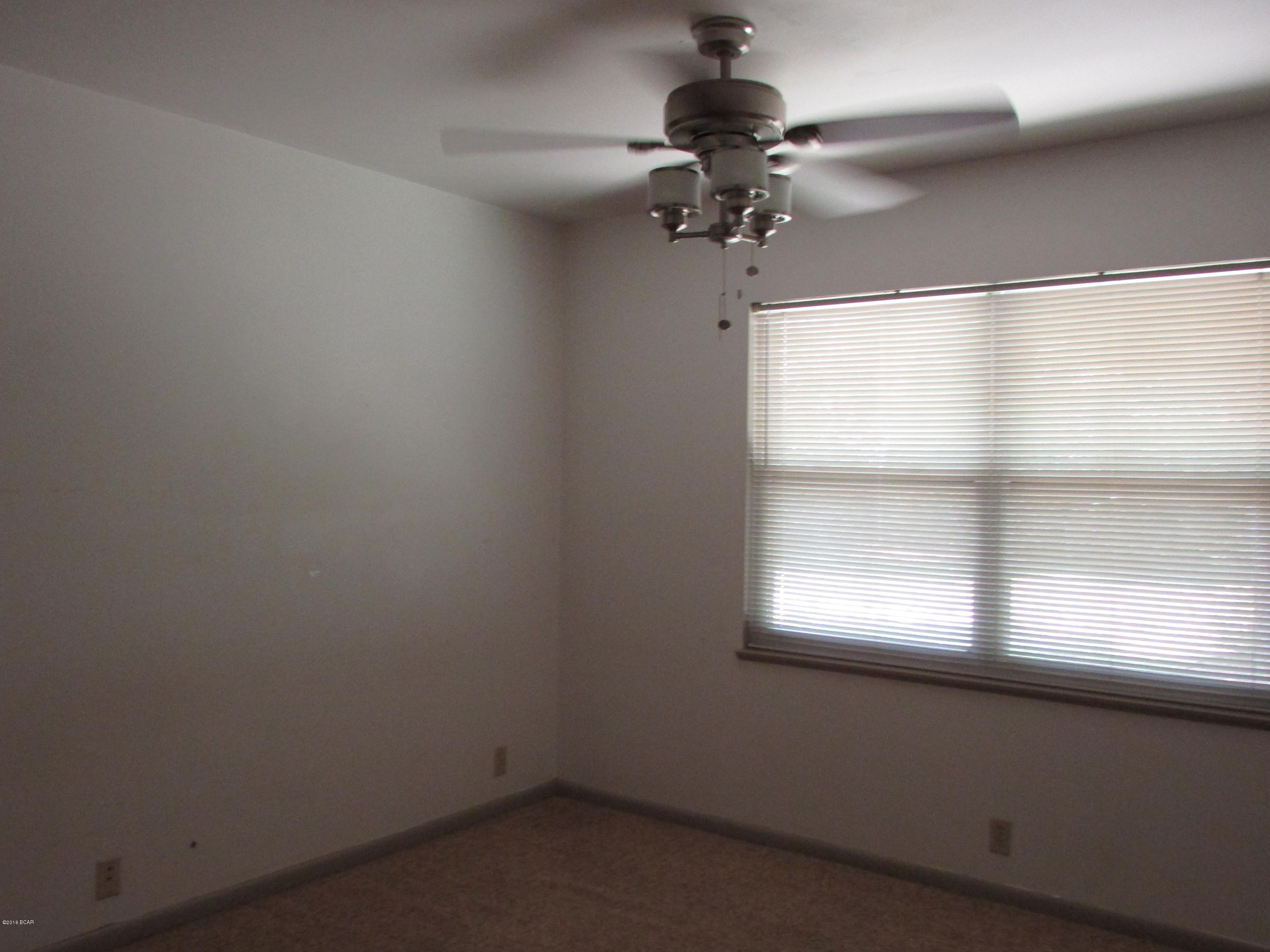 Woodlawn Unit 4 - Residential Lease