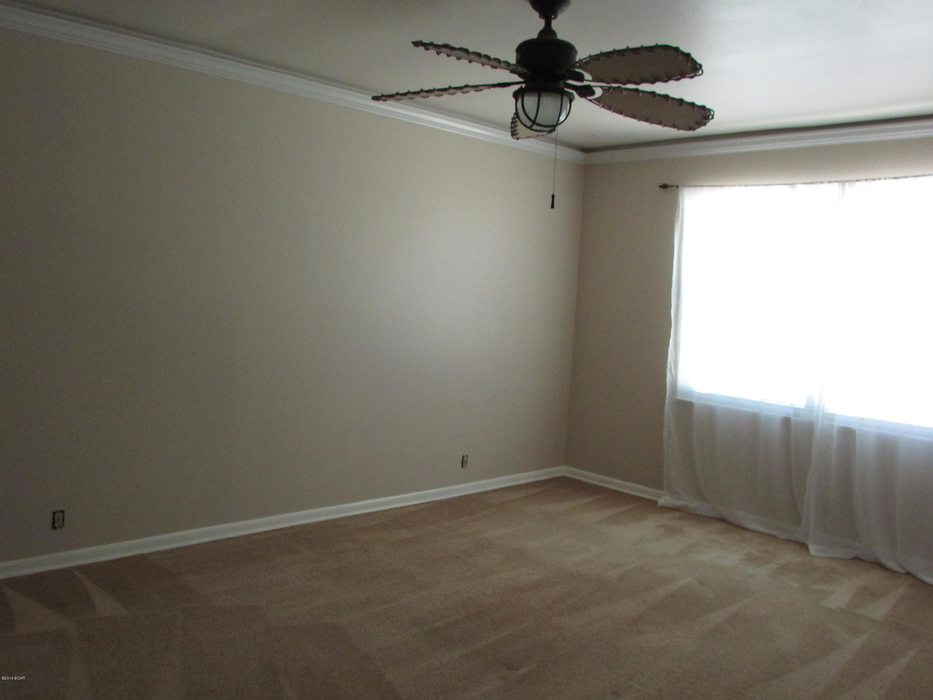 Woodlawn Unit 4 - Residential Lease