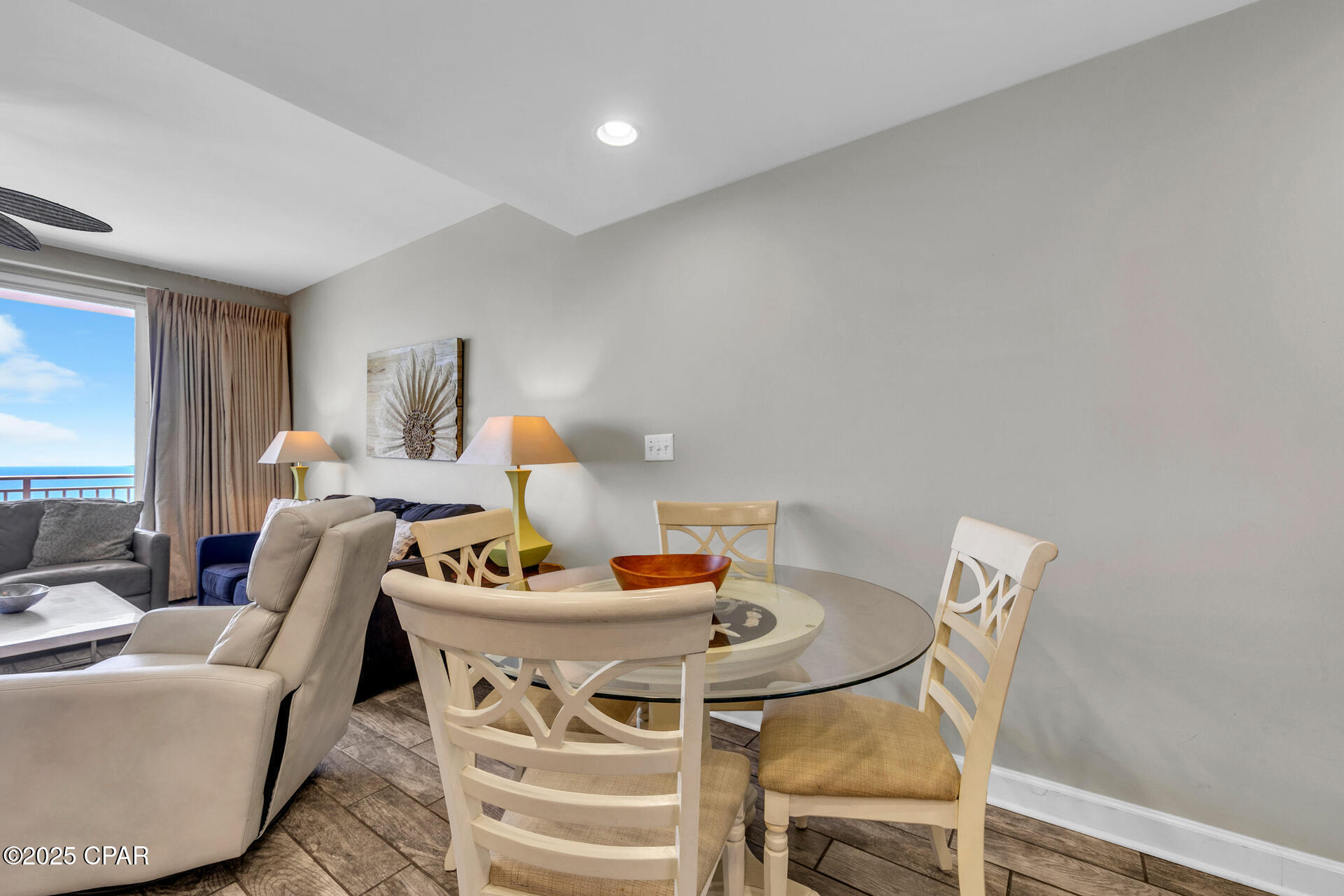 Splash Condo - Residential