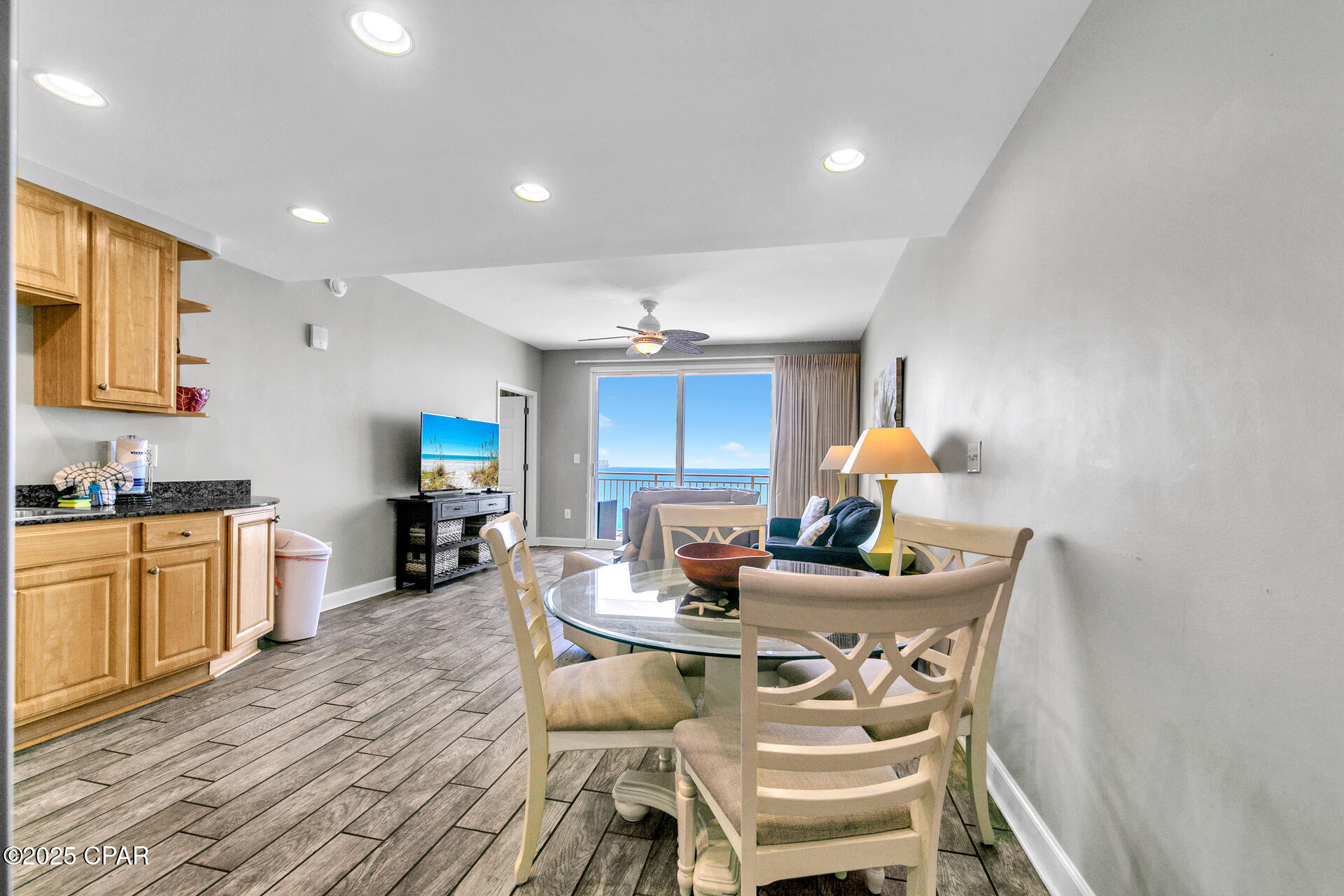 Splash Condo - Residential