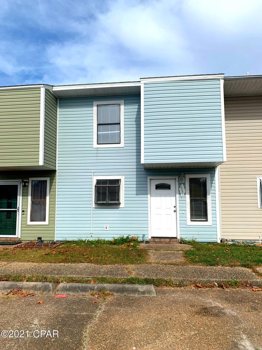 'CURRENTLY UNDER CONTRACT, SELLER ACCEPTING BACKUP OFFERS'TOWNHOME NEAR TYNDALL AIR FORCE BASE. This townhome has 2 bedrooms, 1.5 bathrooms, stainless appliances, large living room area and a fenced back yard. Call to see this home today! Dimensions are approximate. Please verify if deemed important.