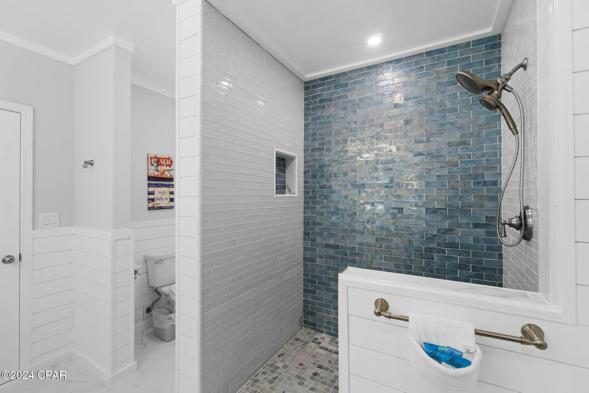 Laketown Wharf - Residential Lease