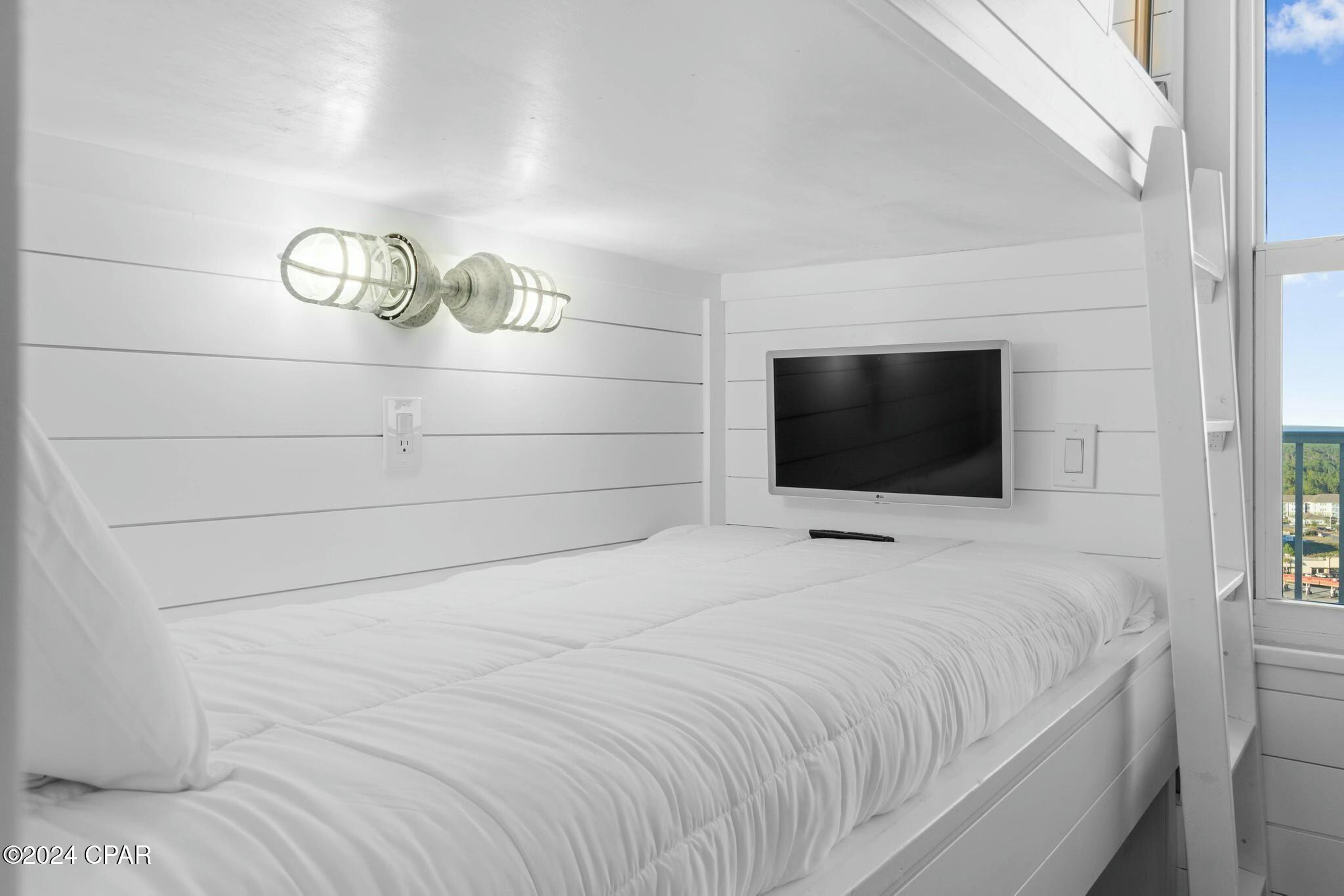 Laketown Wharf - Residential Lease