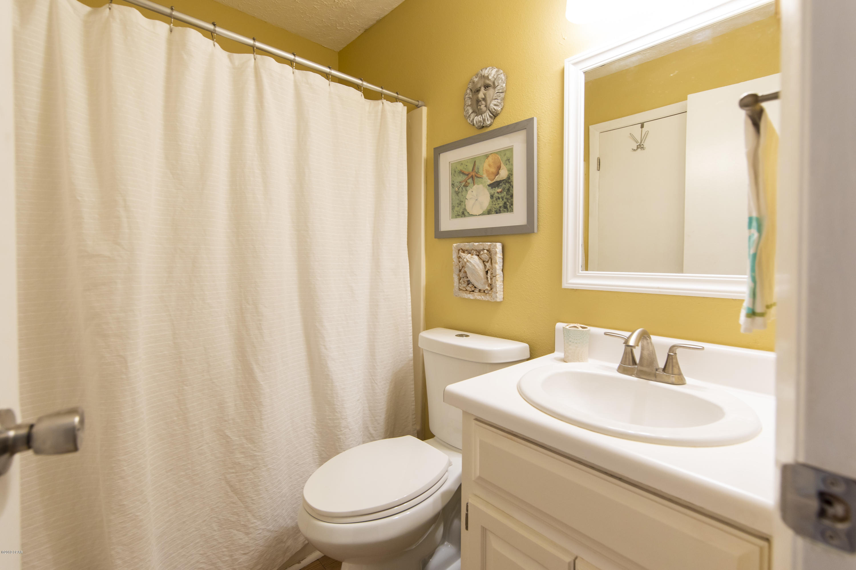 Harbur Arms Condo. - Residential