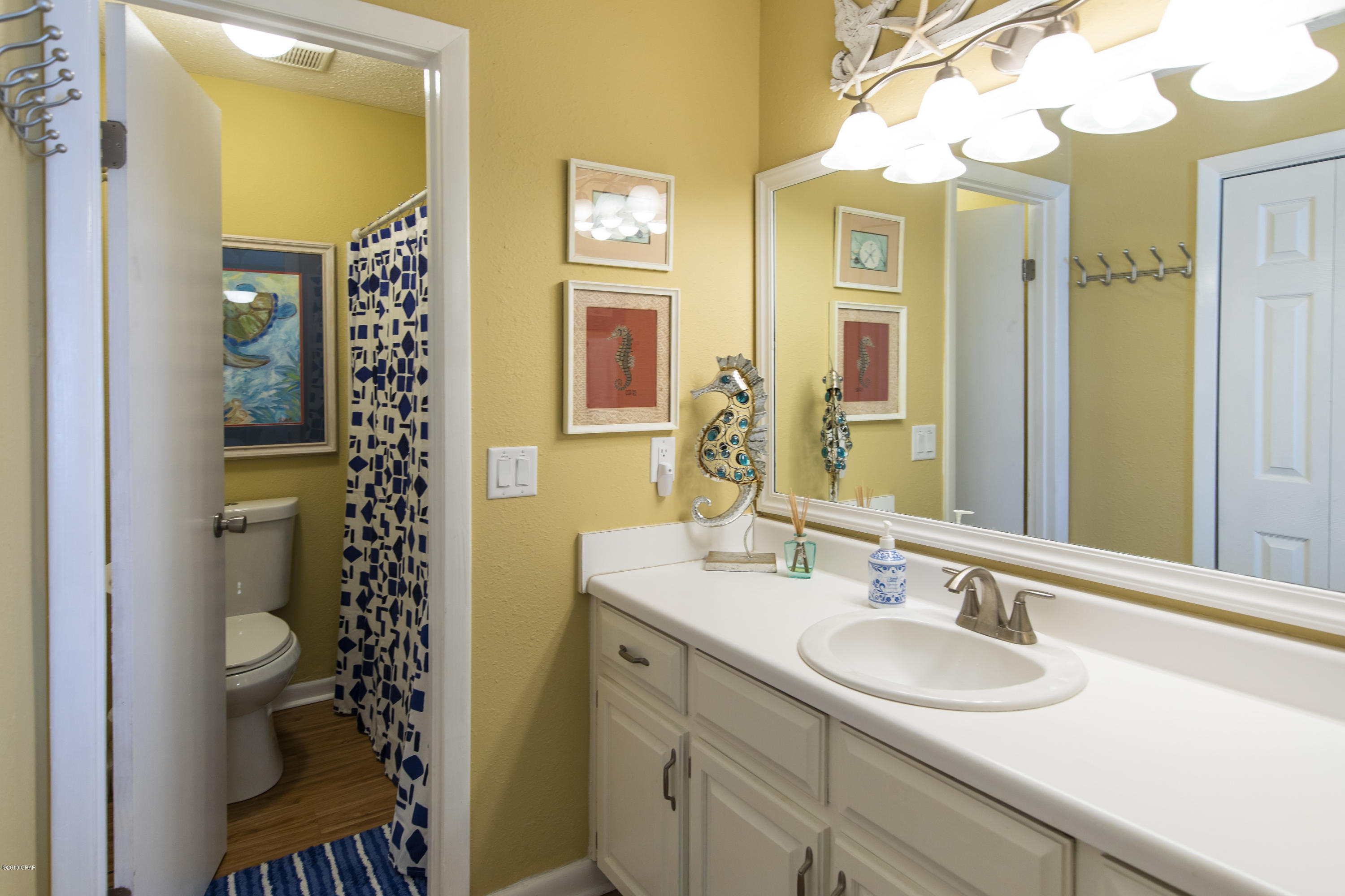 Harbur Arms Condo. - Residential