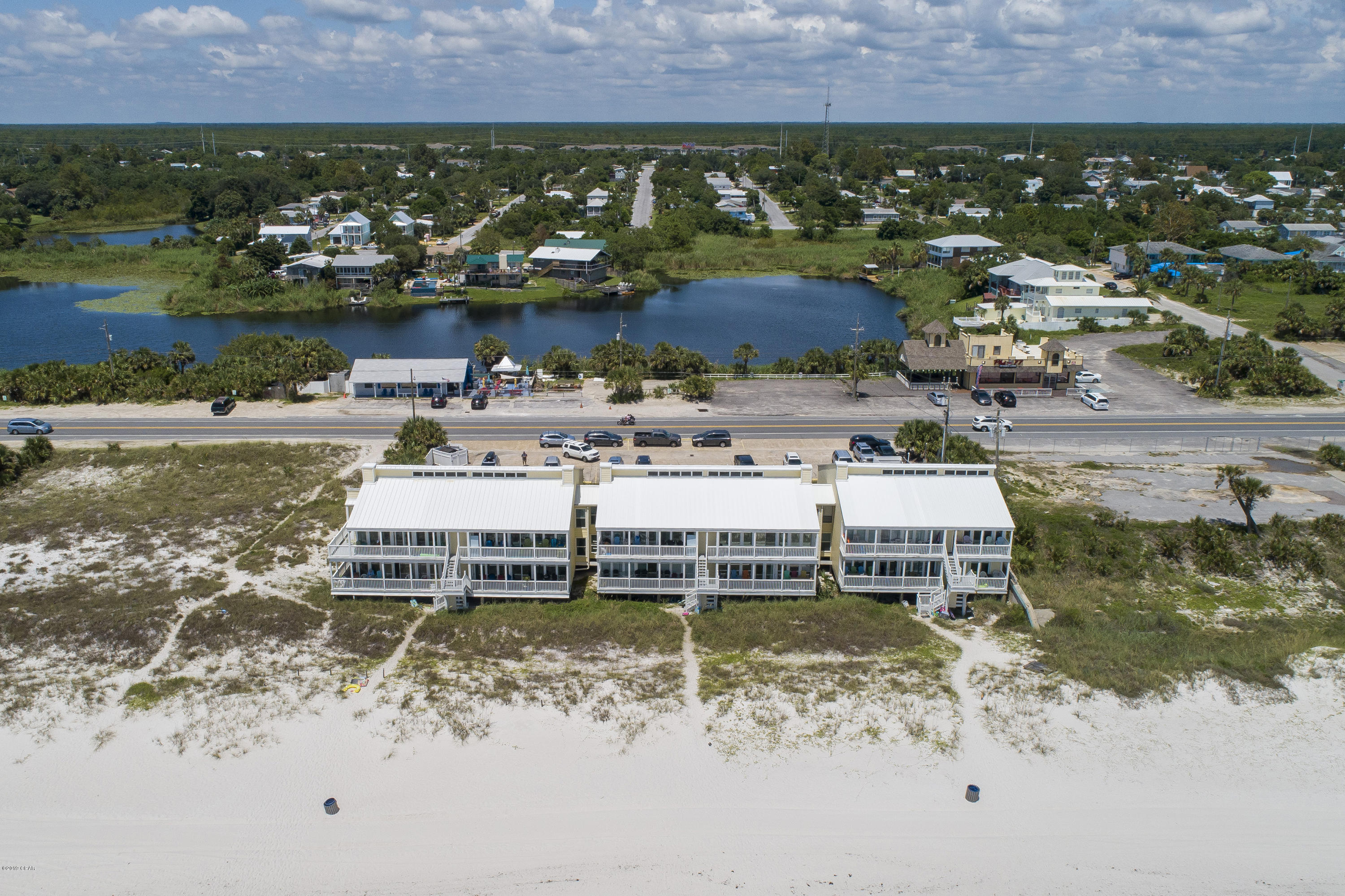 Harbur Arms Condo. - Residential