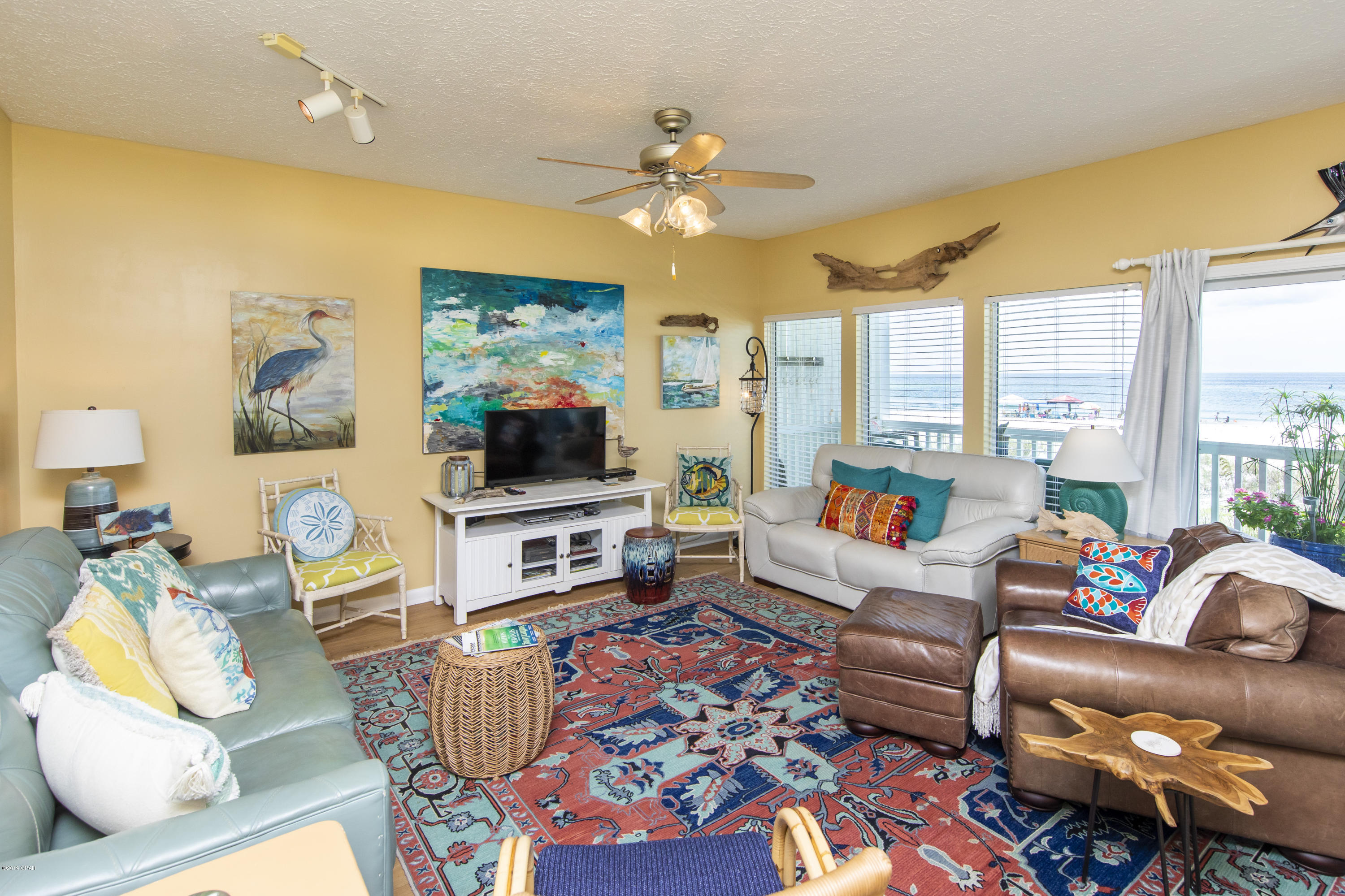 Harbur Arms Condo. - Residential