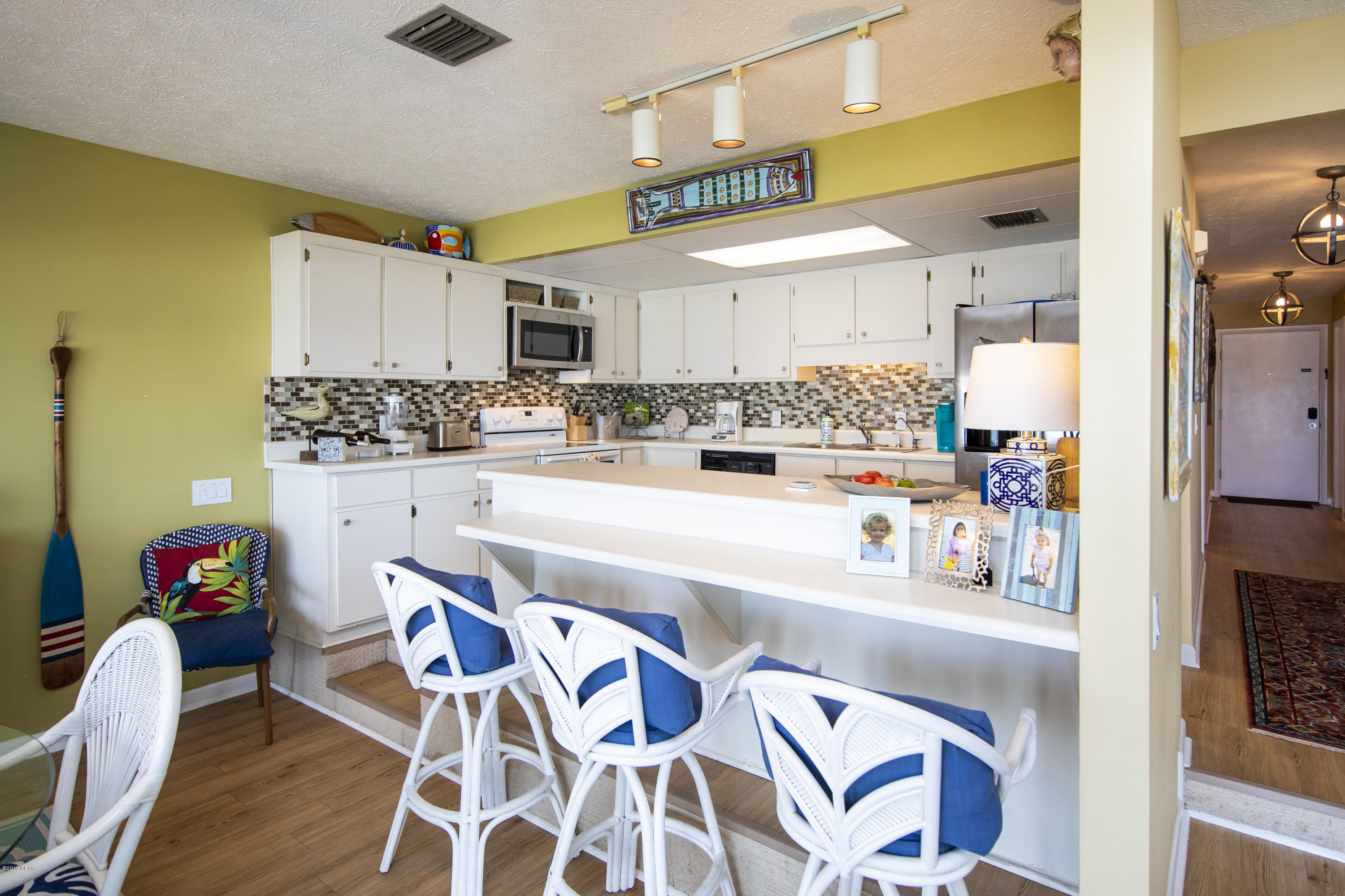 Harbur Arms Condo. - Residential