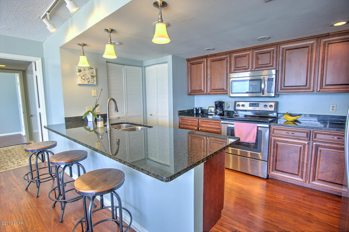 Seachase Condo - Residential