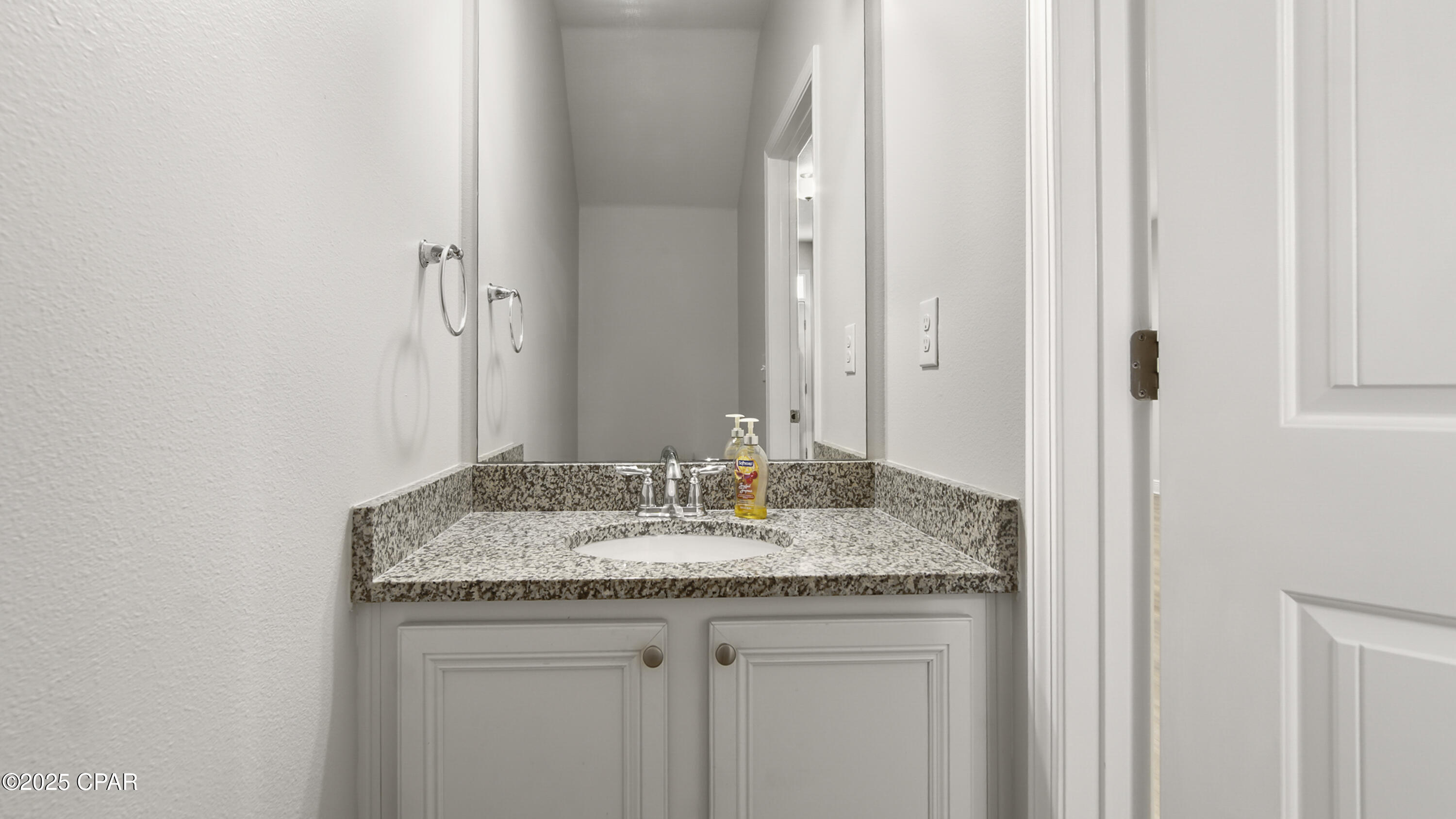 Hathaway Townhomes - Residential Lease