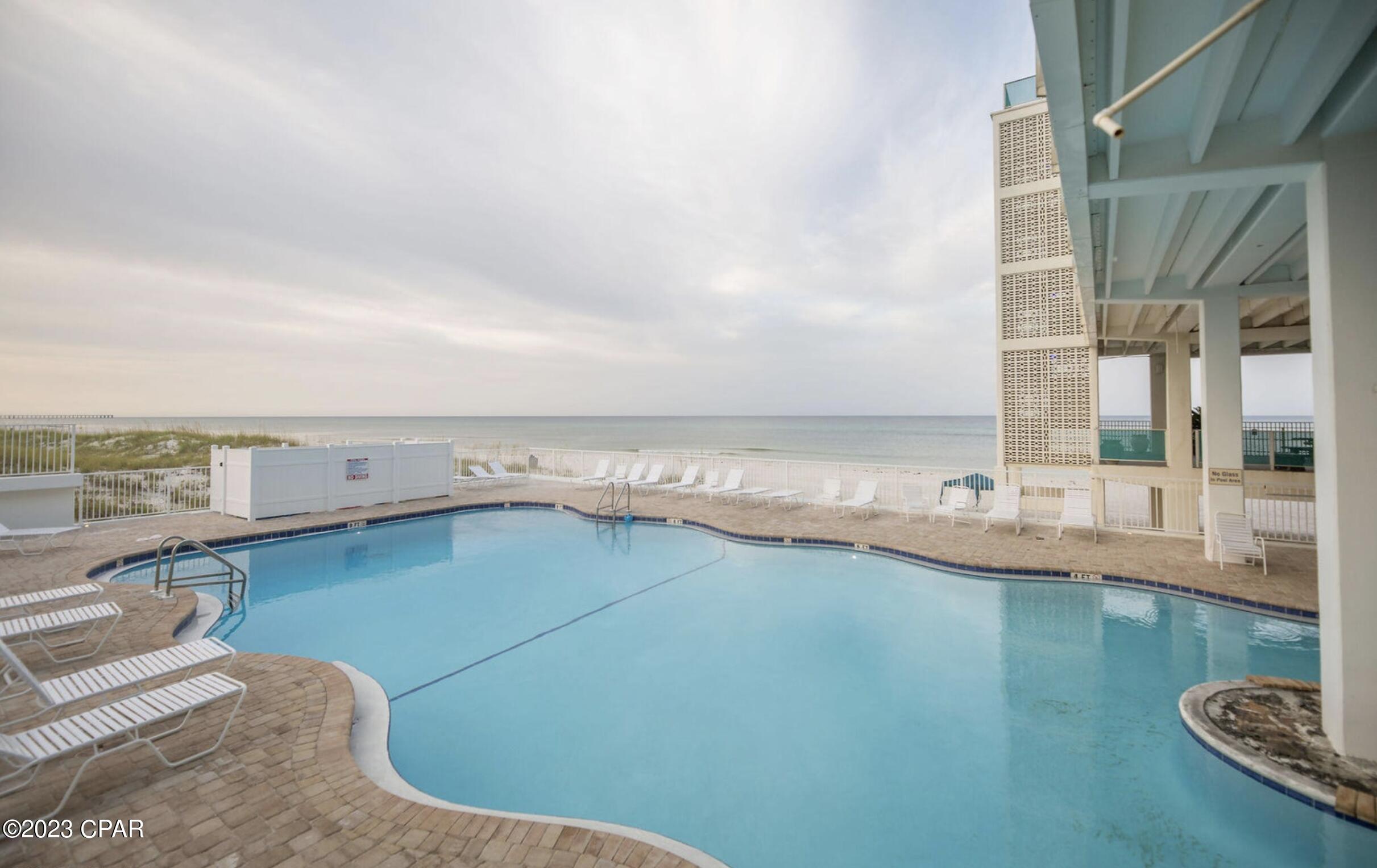 Fontainebleau Terrace - Residential