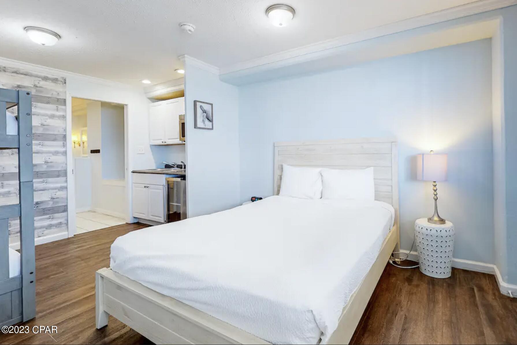 Fontainebleau Terrace - Residential