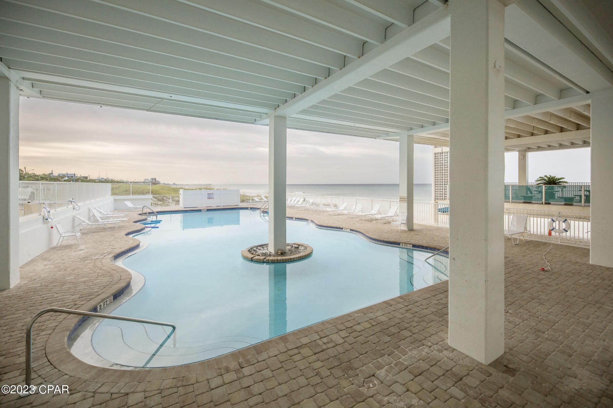 Fontainebleau Terrace - Residential